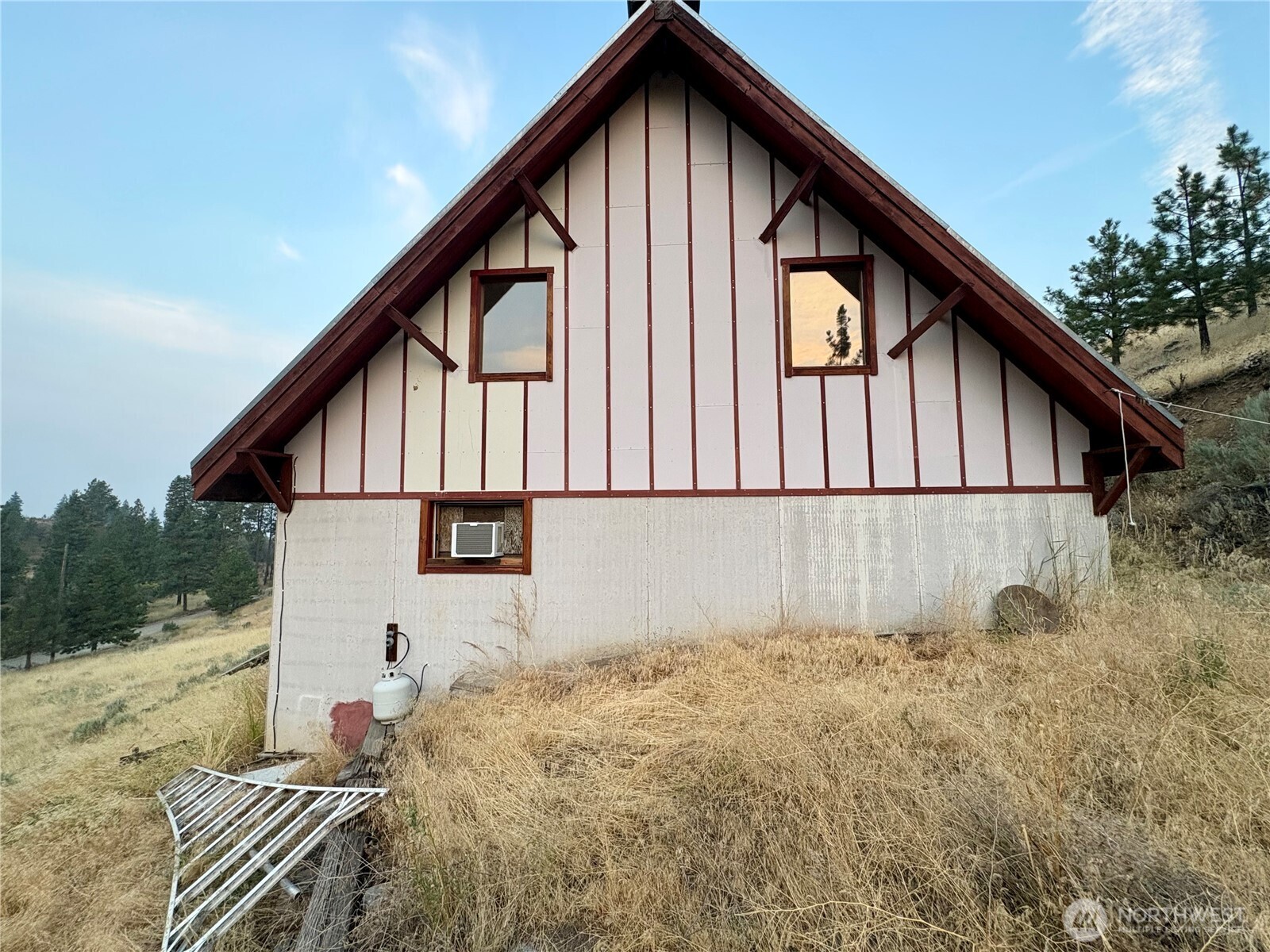 main property photo 24