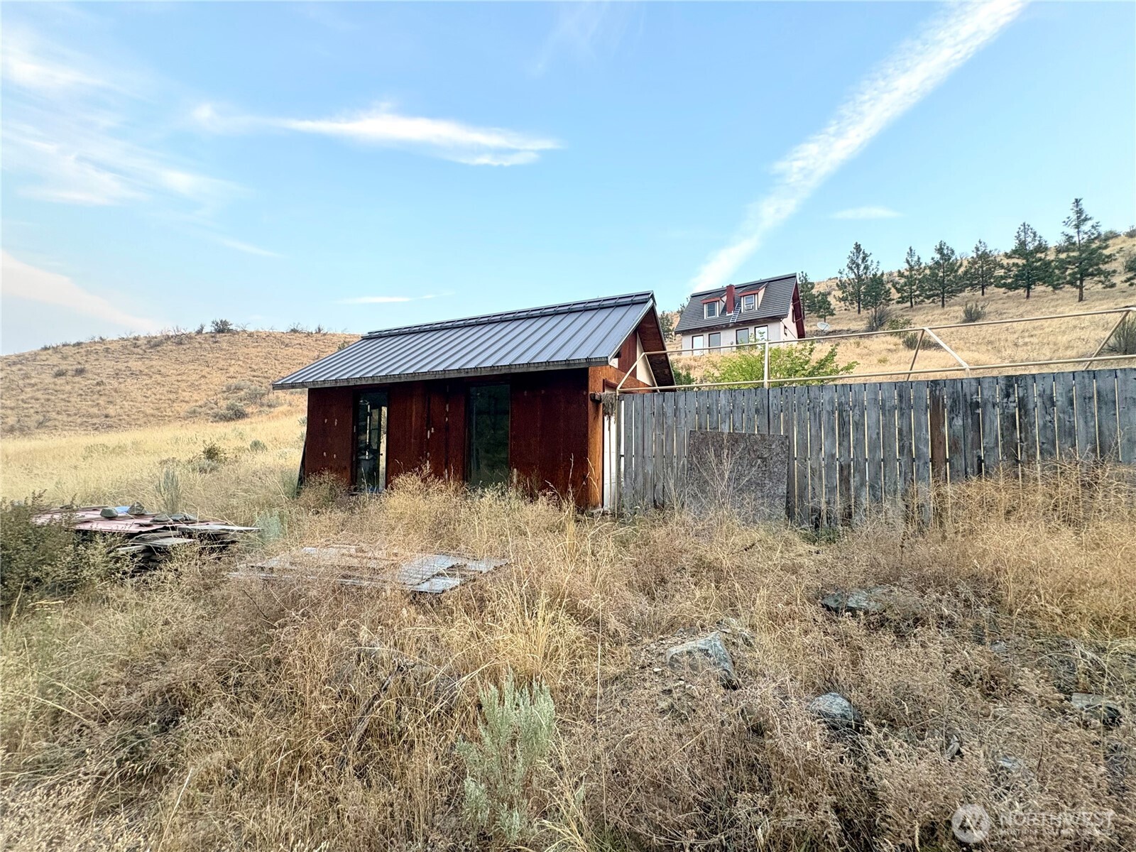 main property photo 28