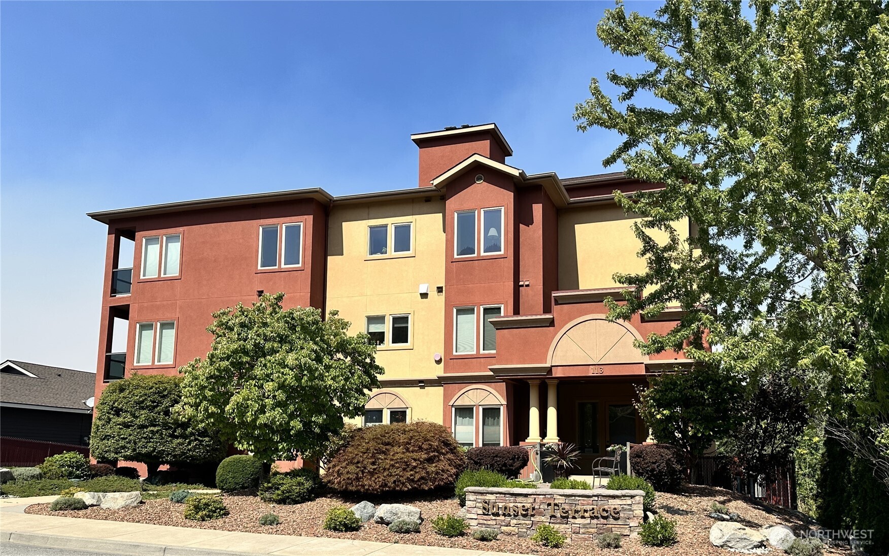 main property photo 0
