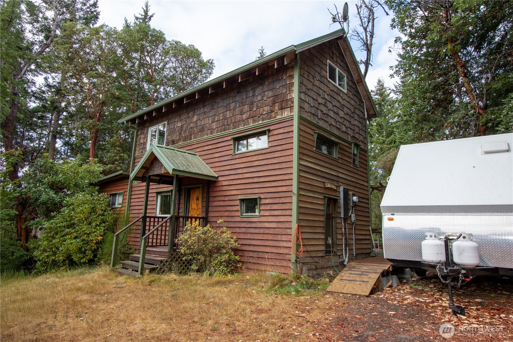 main property photo 0