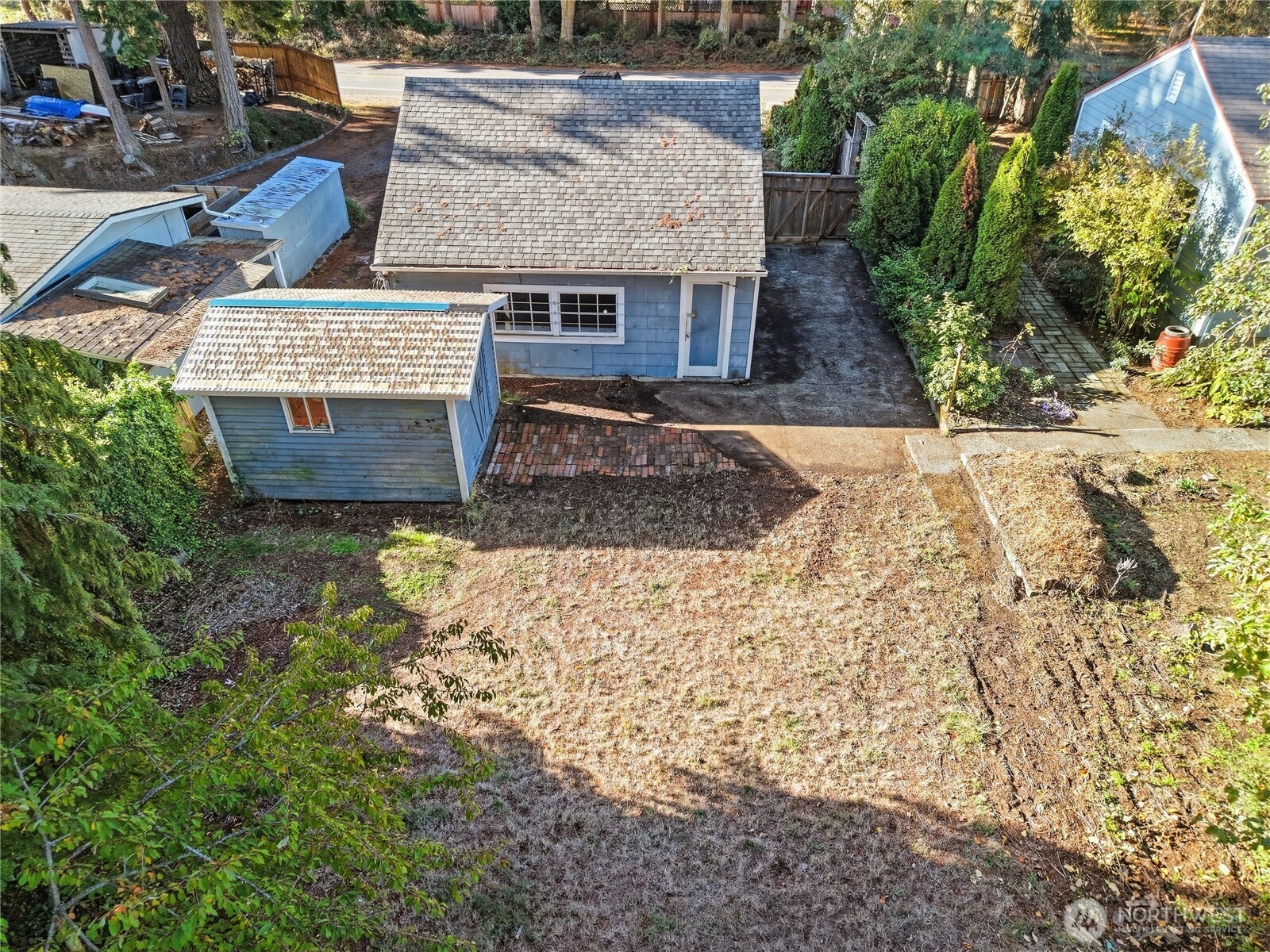 main property photo 34