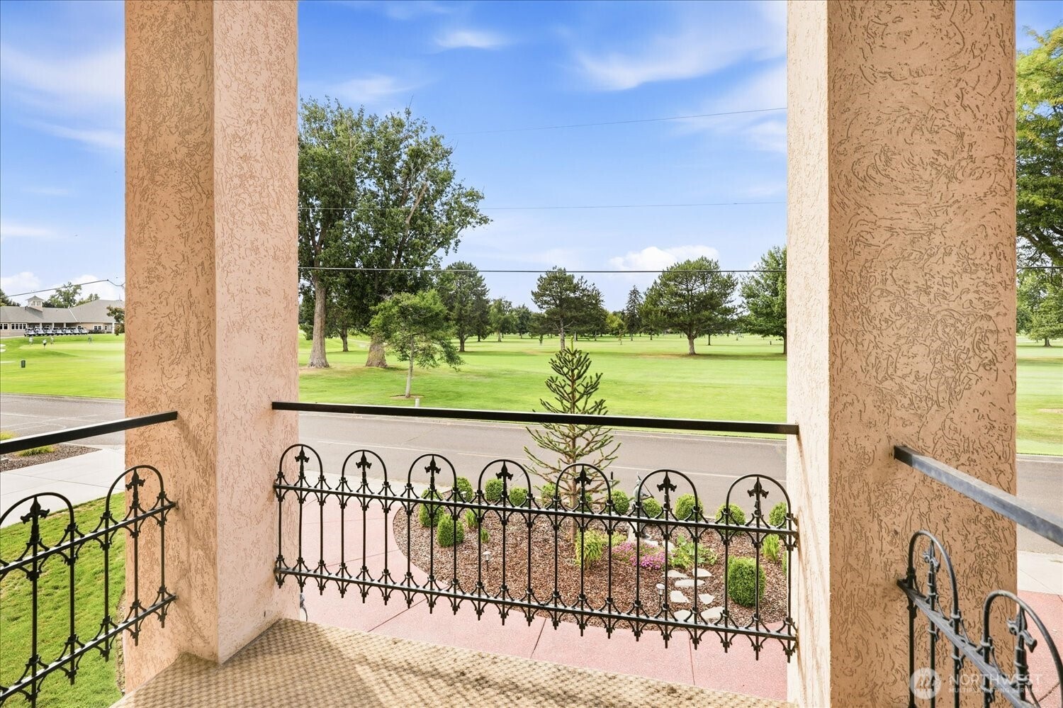 main property photo 24