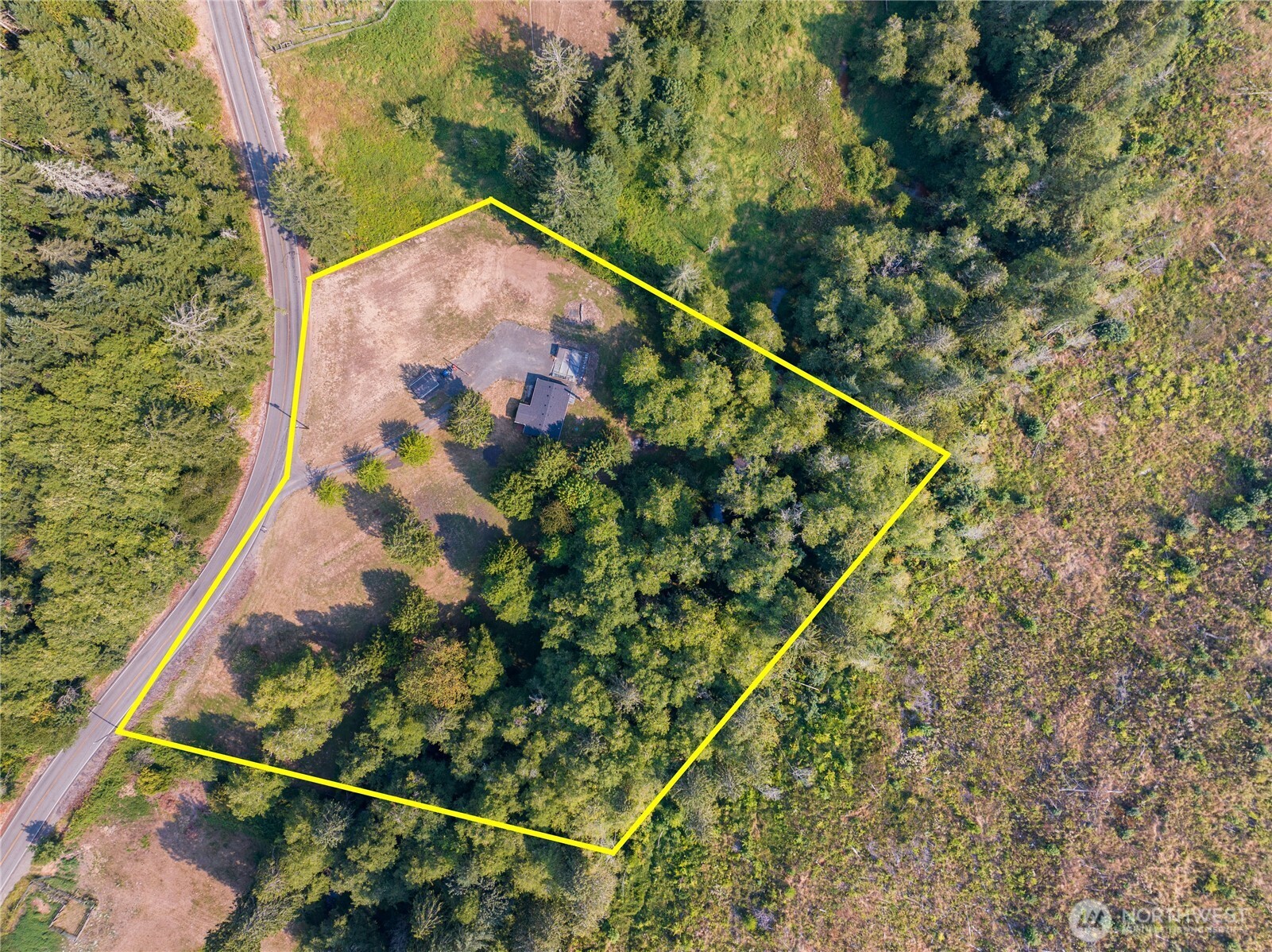 main property photo 20
