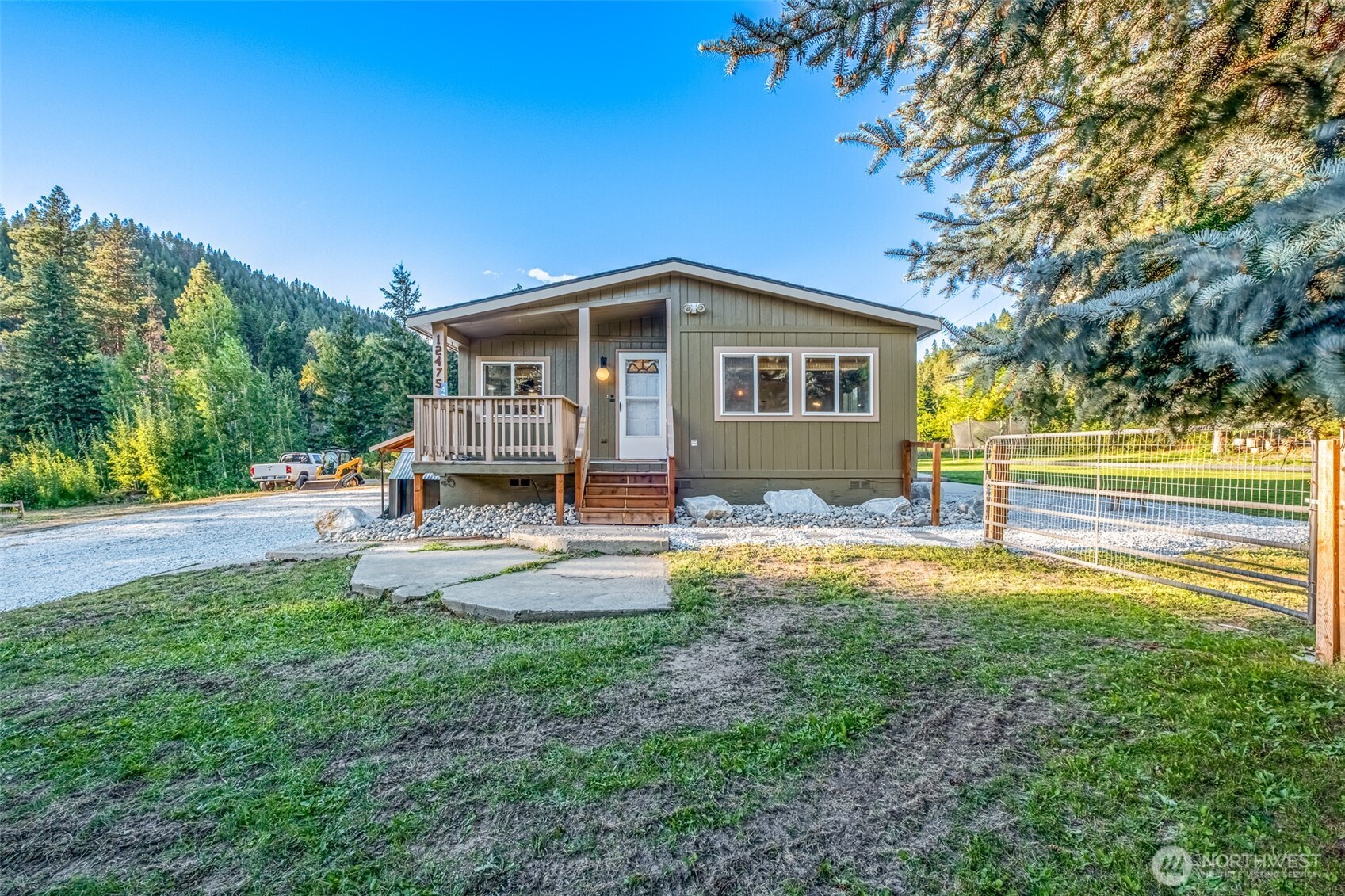 main property photo 7