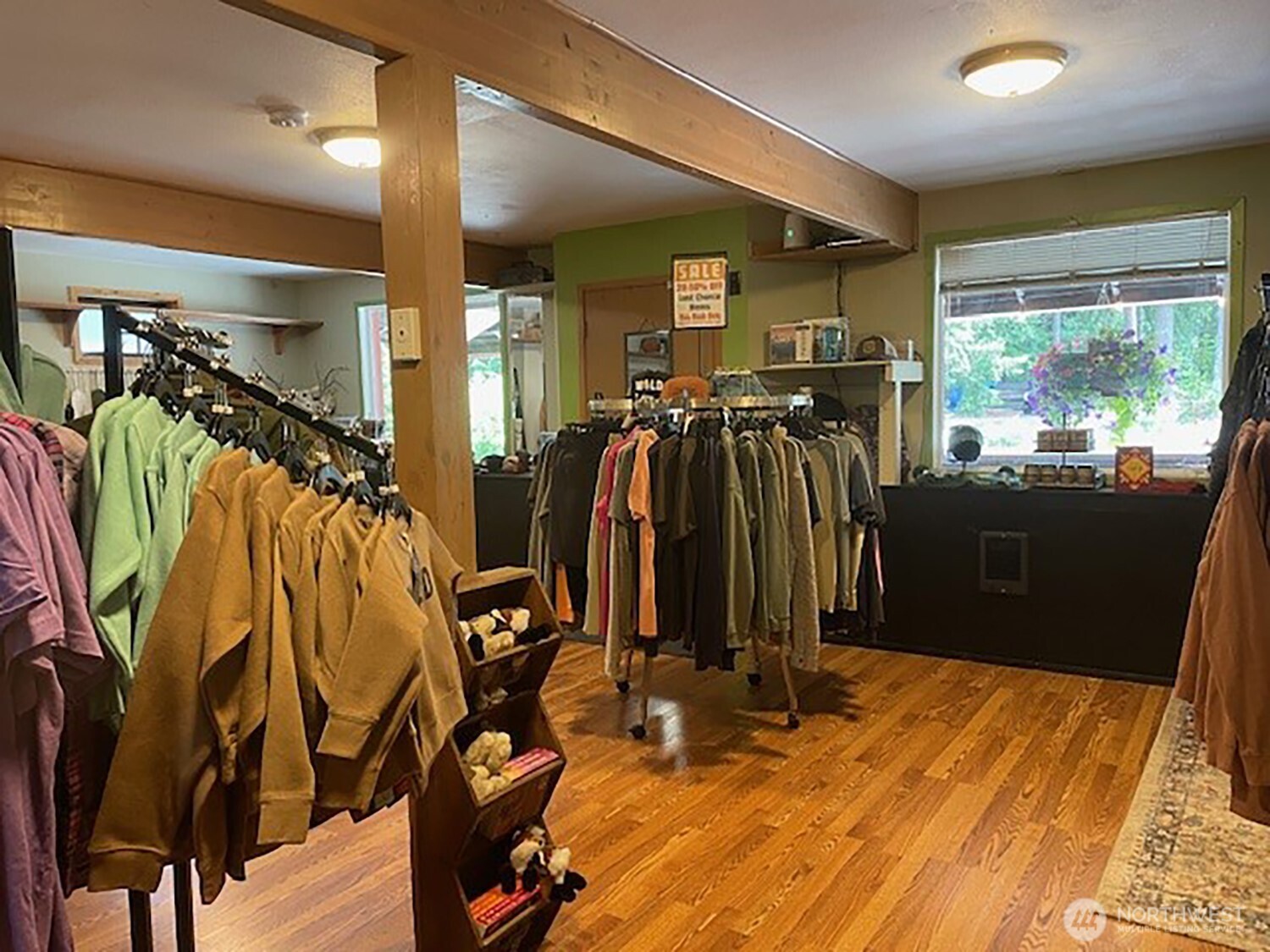 main property photo 9