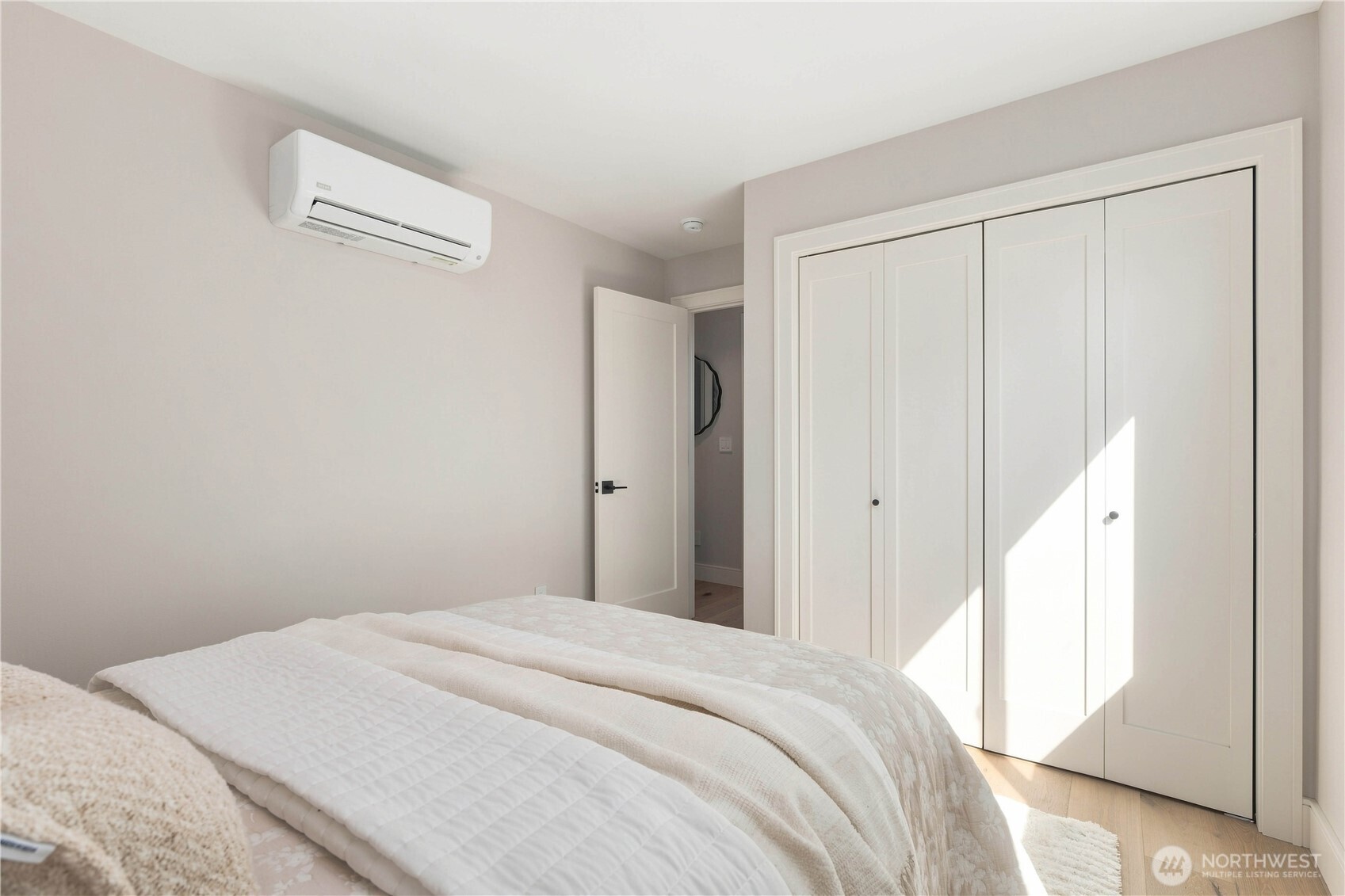 property viewer photo 15