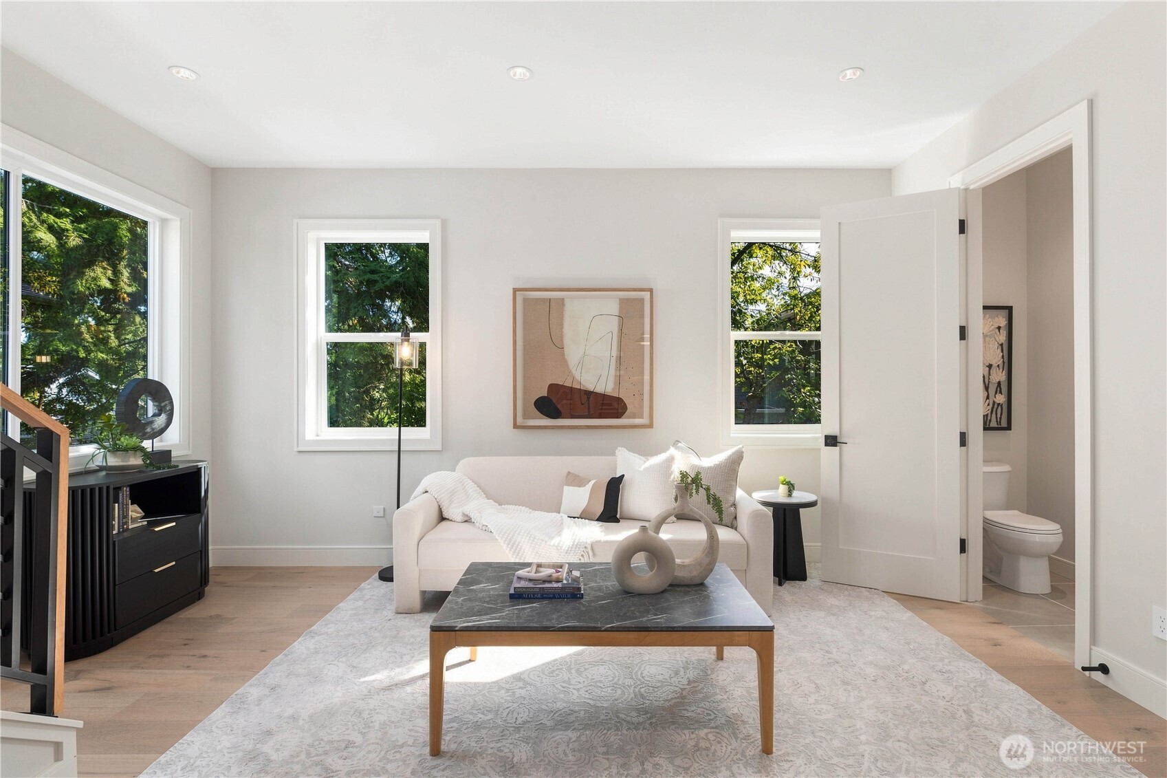 property viewer photo 2