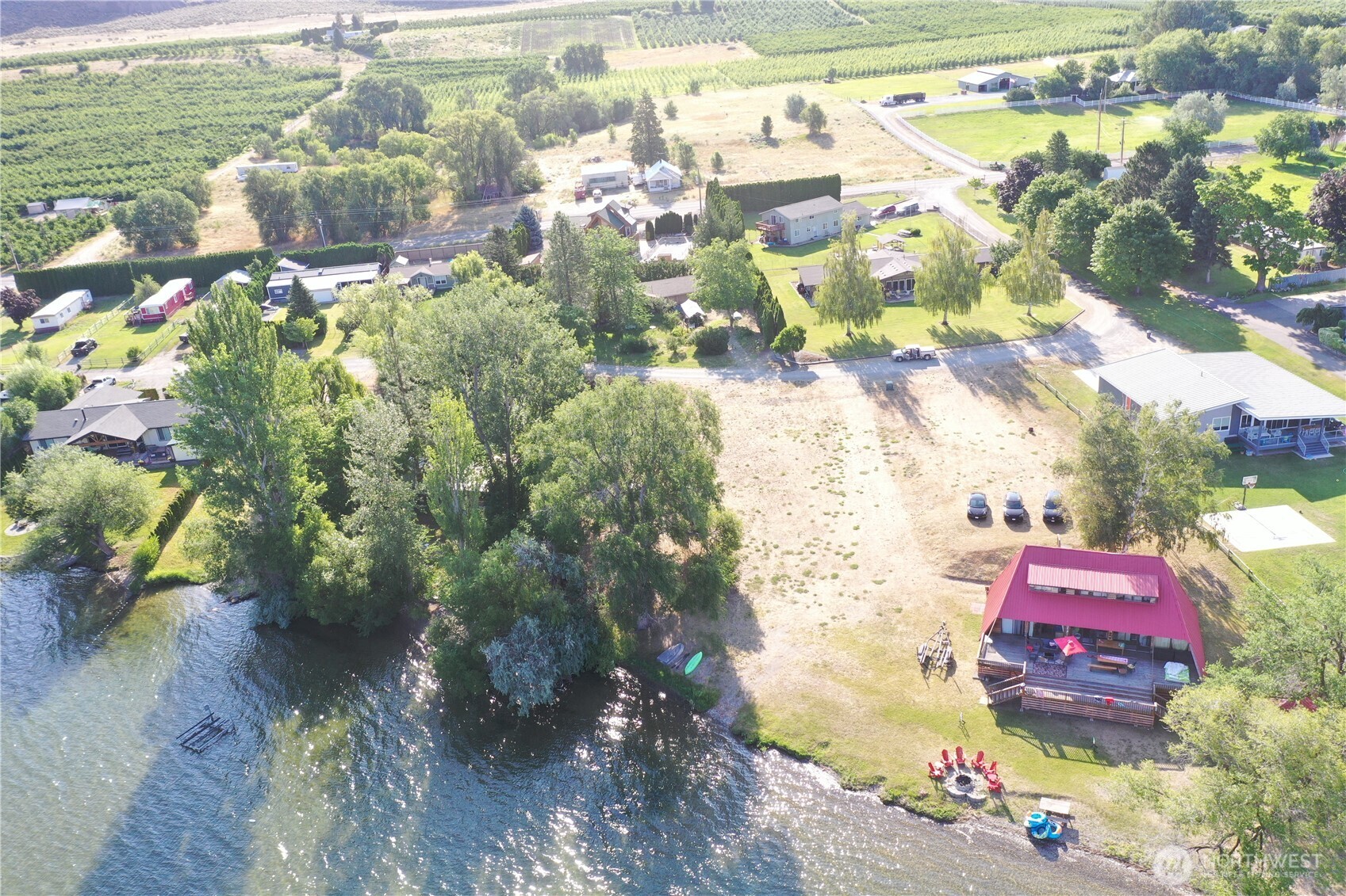 main property photo 9