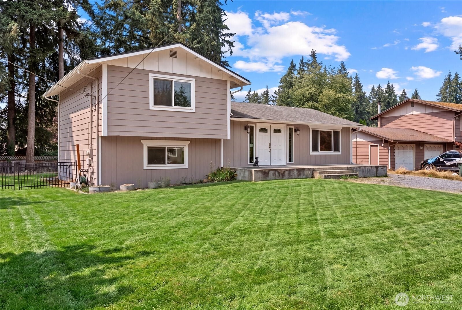 main property photo 0