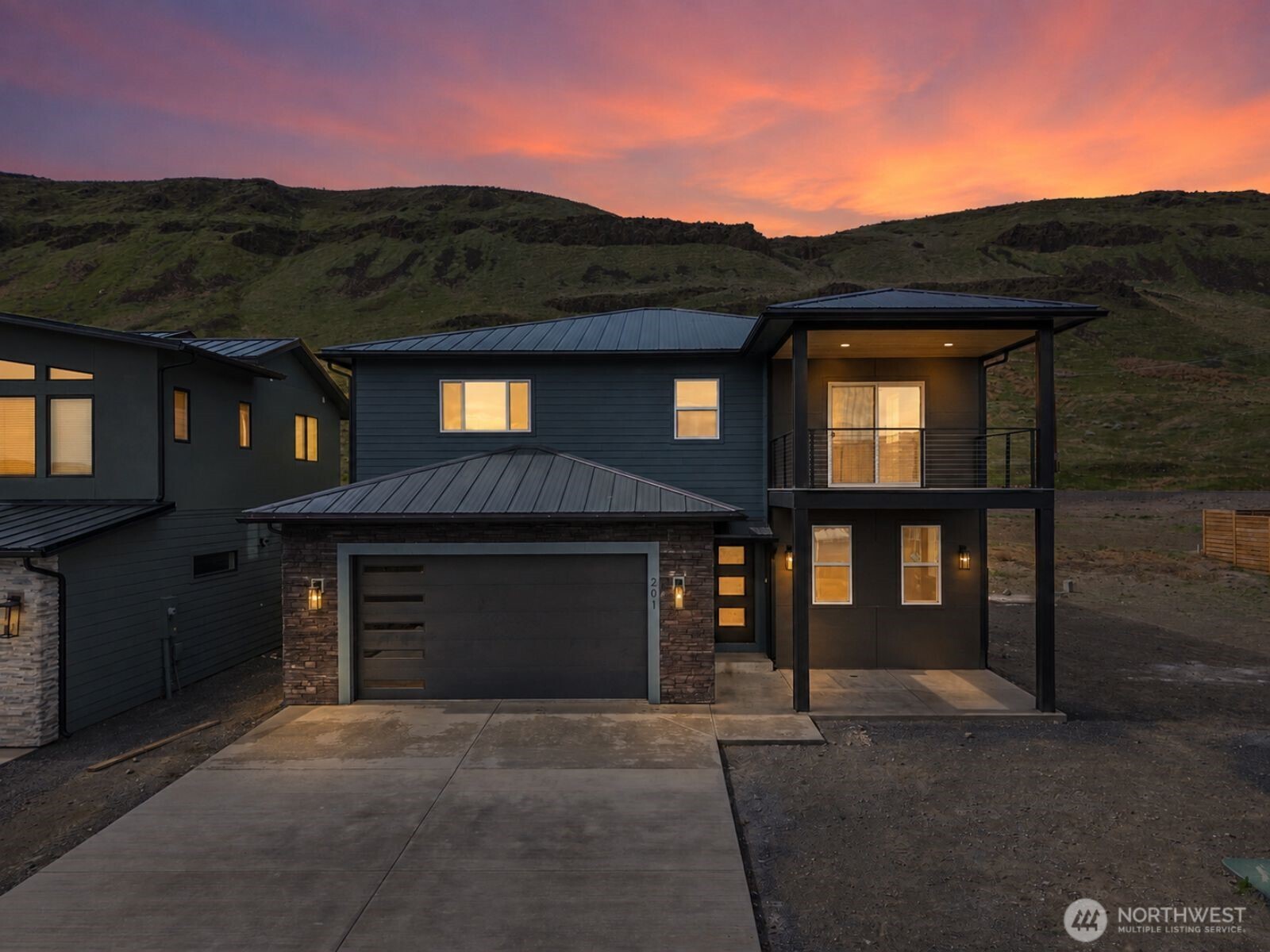 main property photo 0