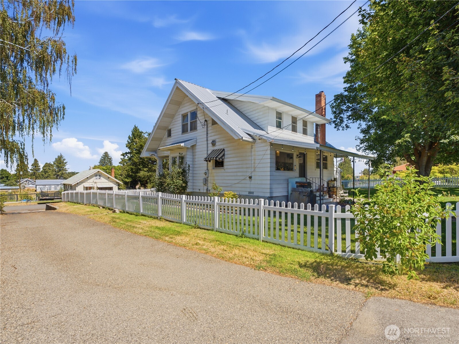 main property photo 38