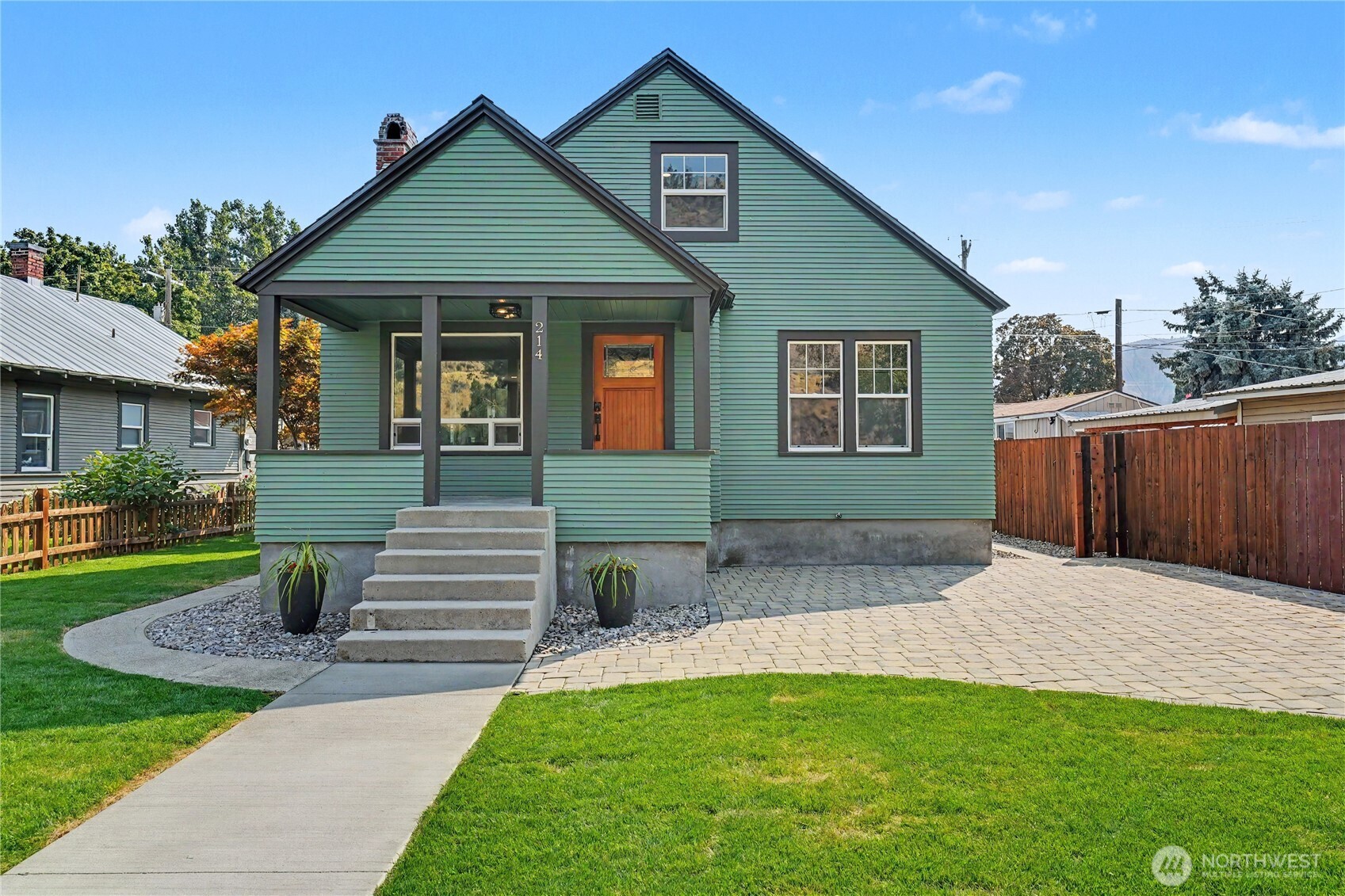 main property photo 0