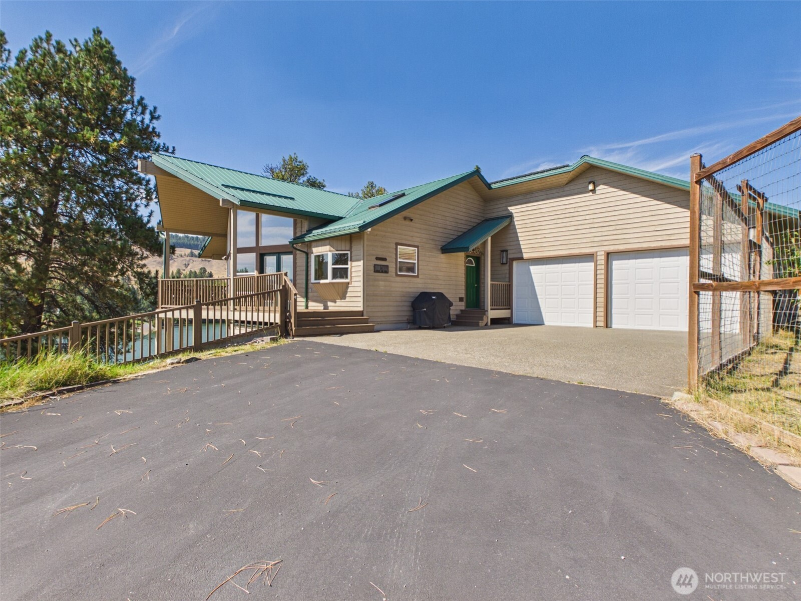 main property photo 31