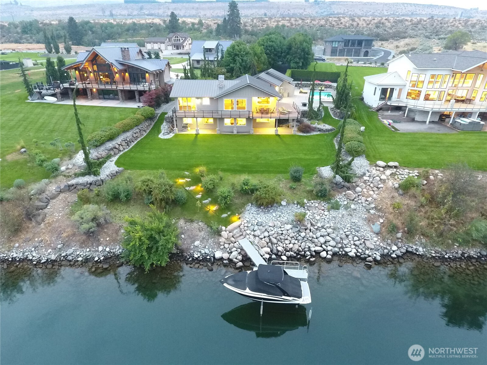 main property photo 33