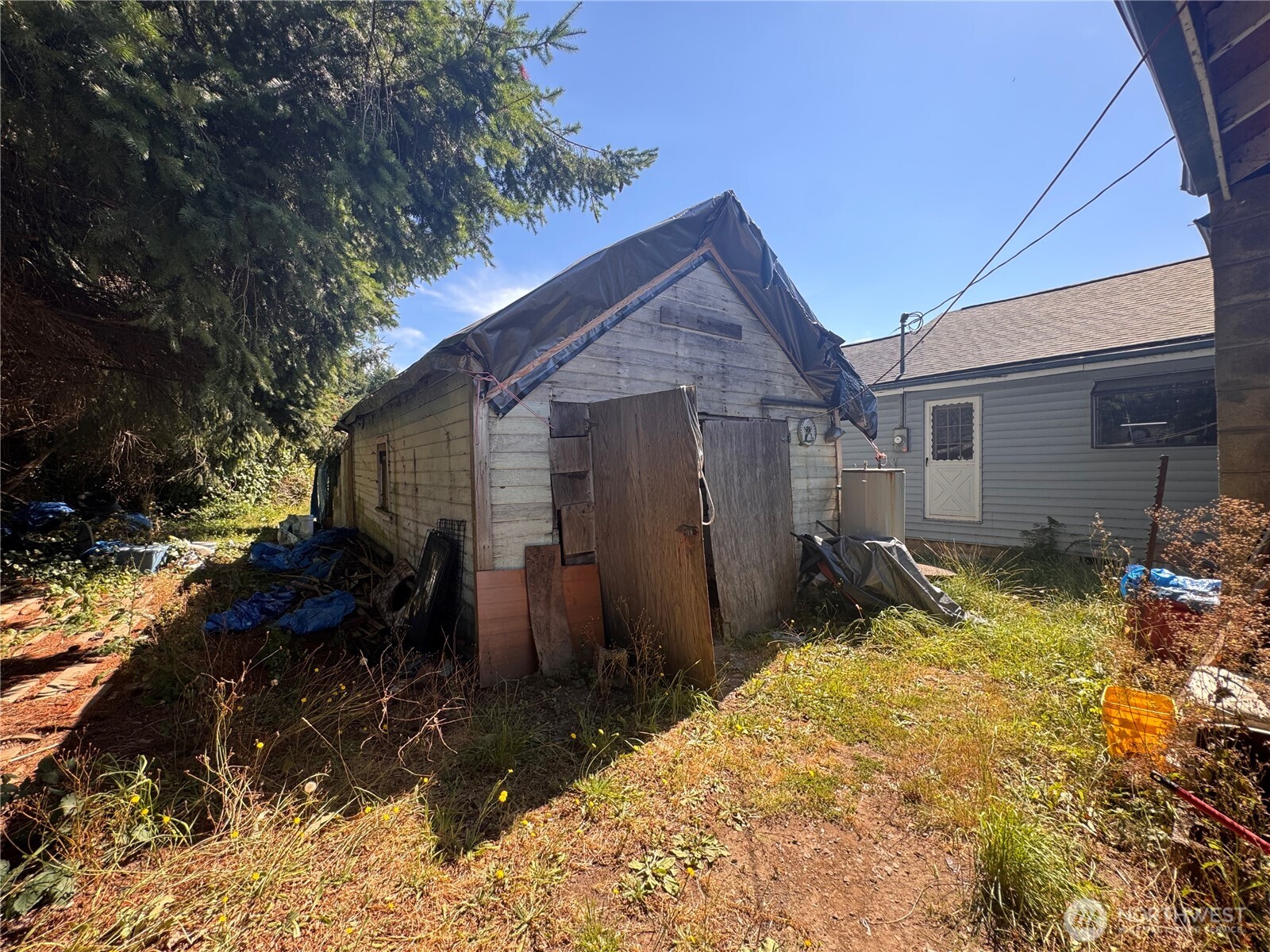 main property photo 18
