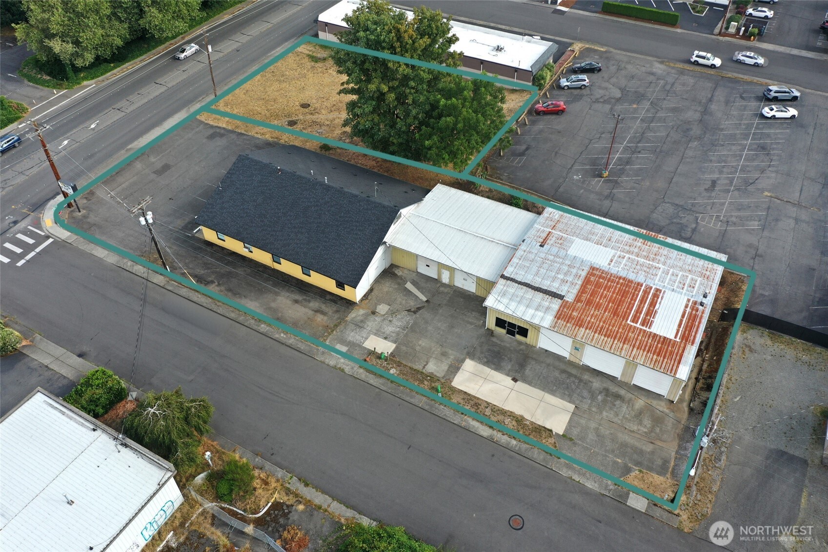 main property photo 37