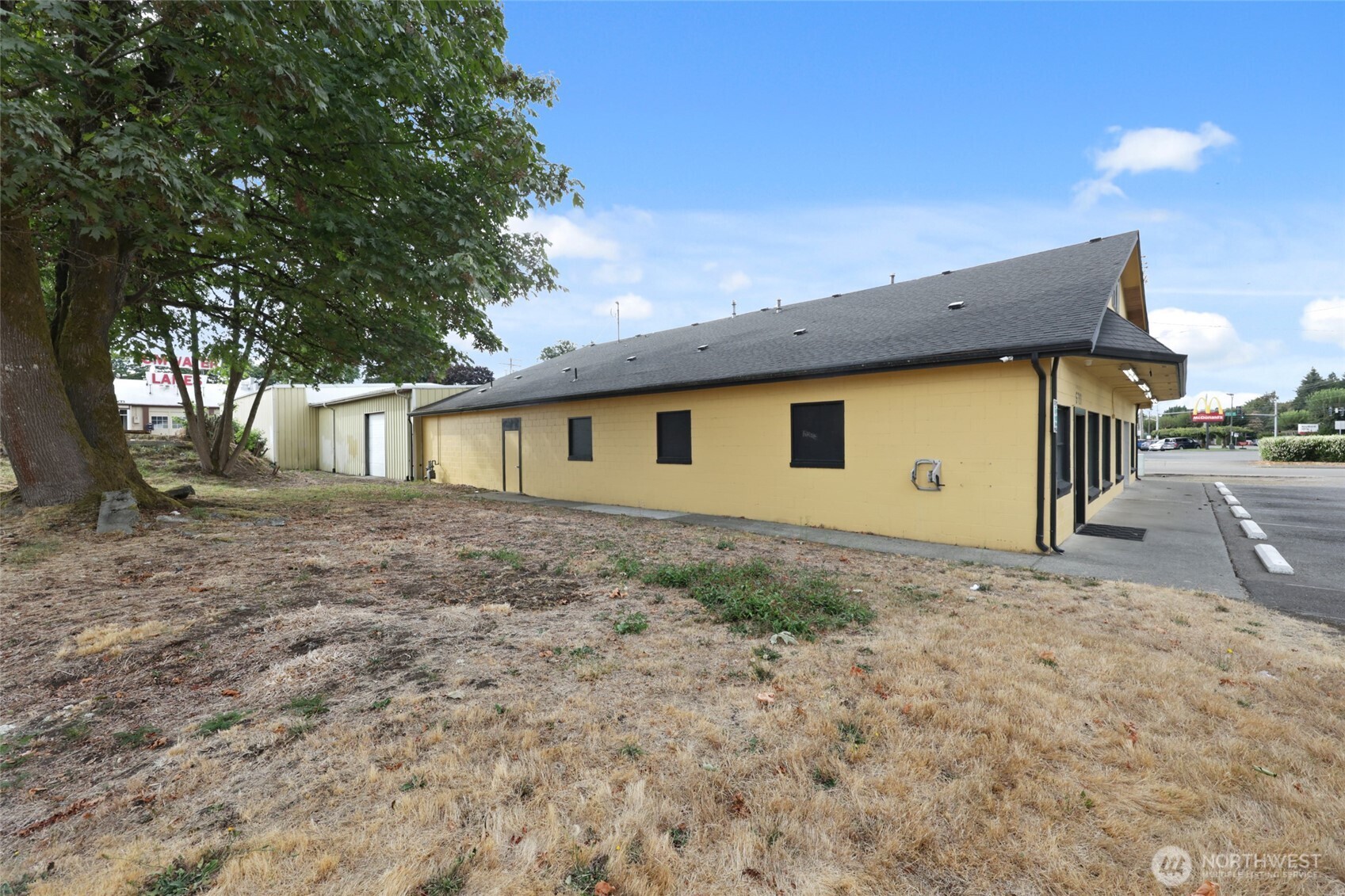 main property photo 38