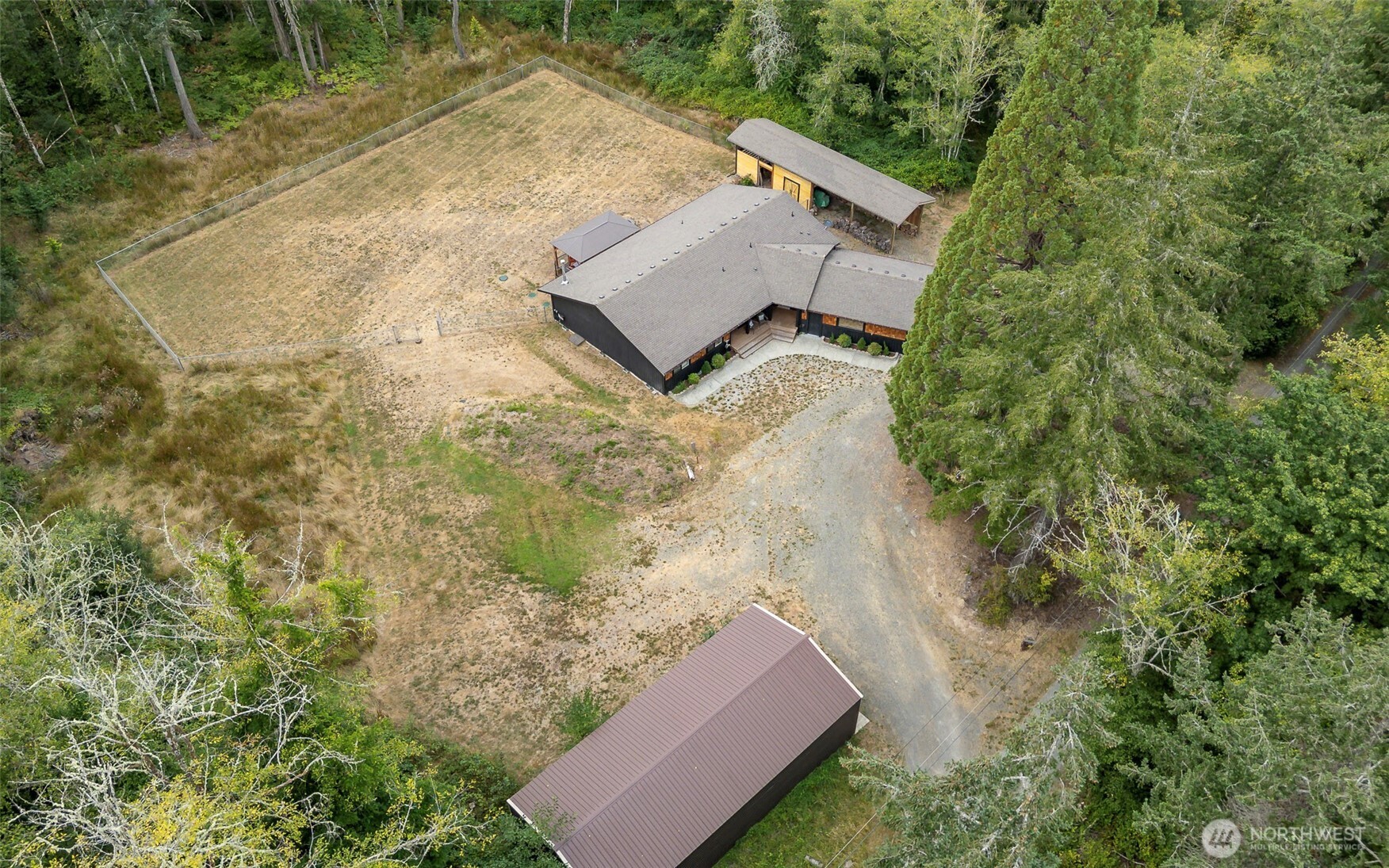 main property photo 33