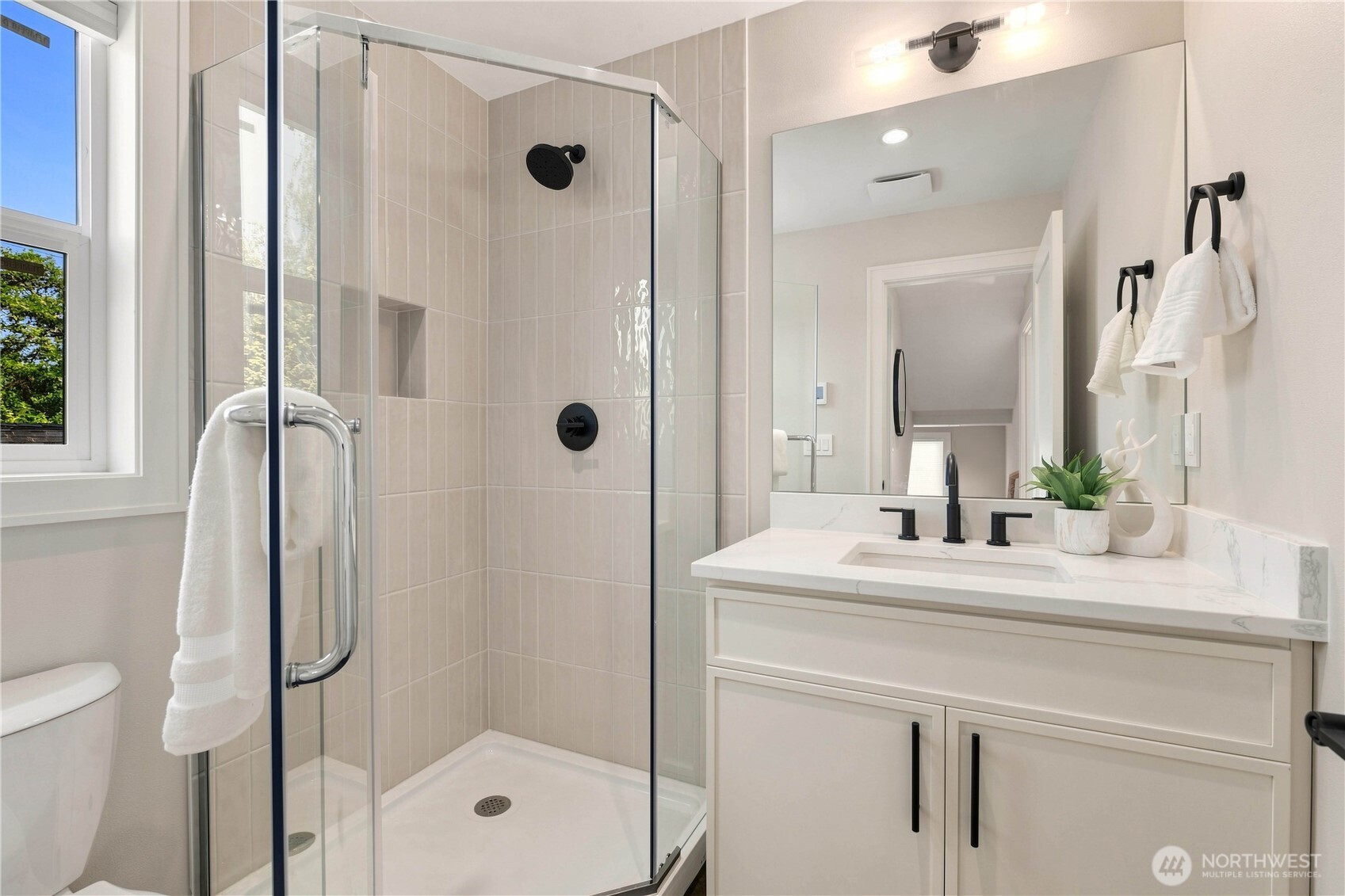 property viewer photo 16