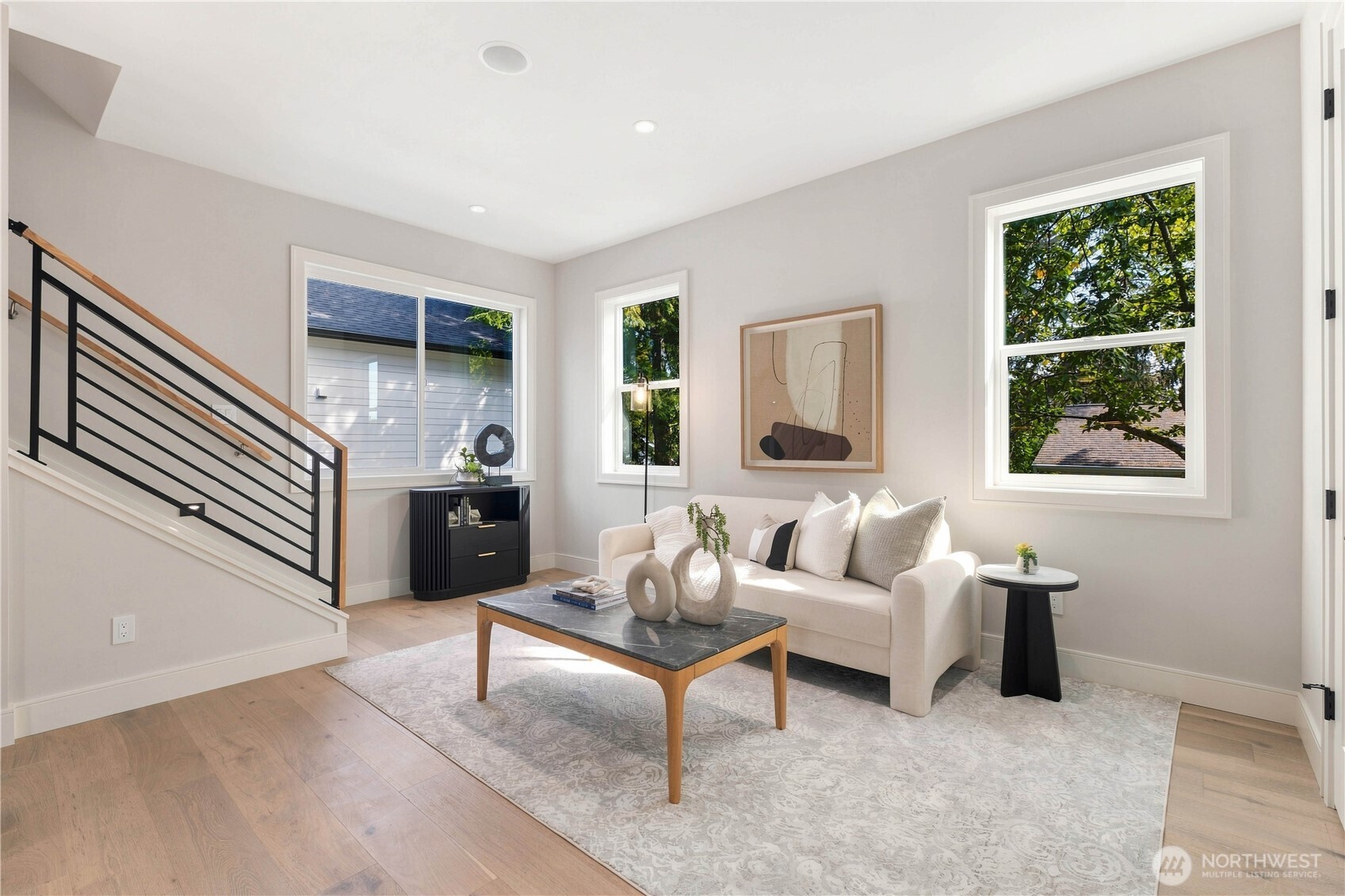 property viewer photo 3