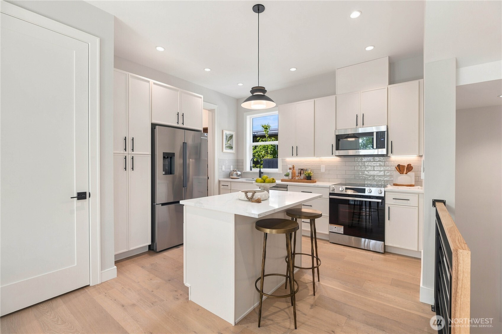 property viewer photo 7