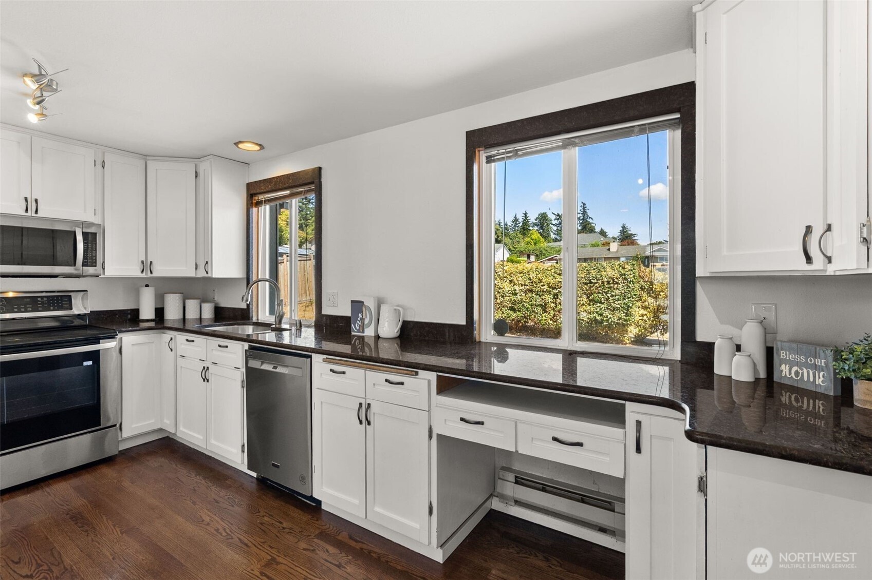 property viewer photo 10