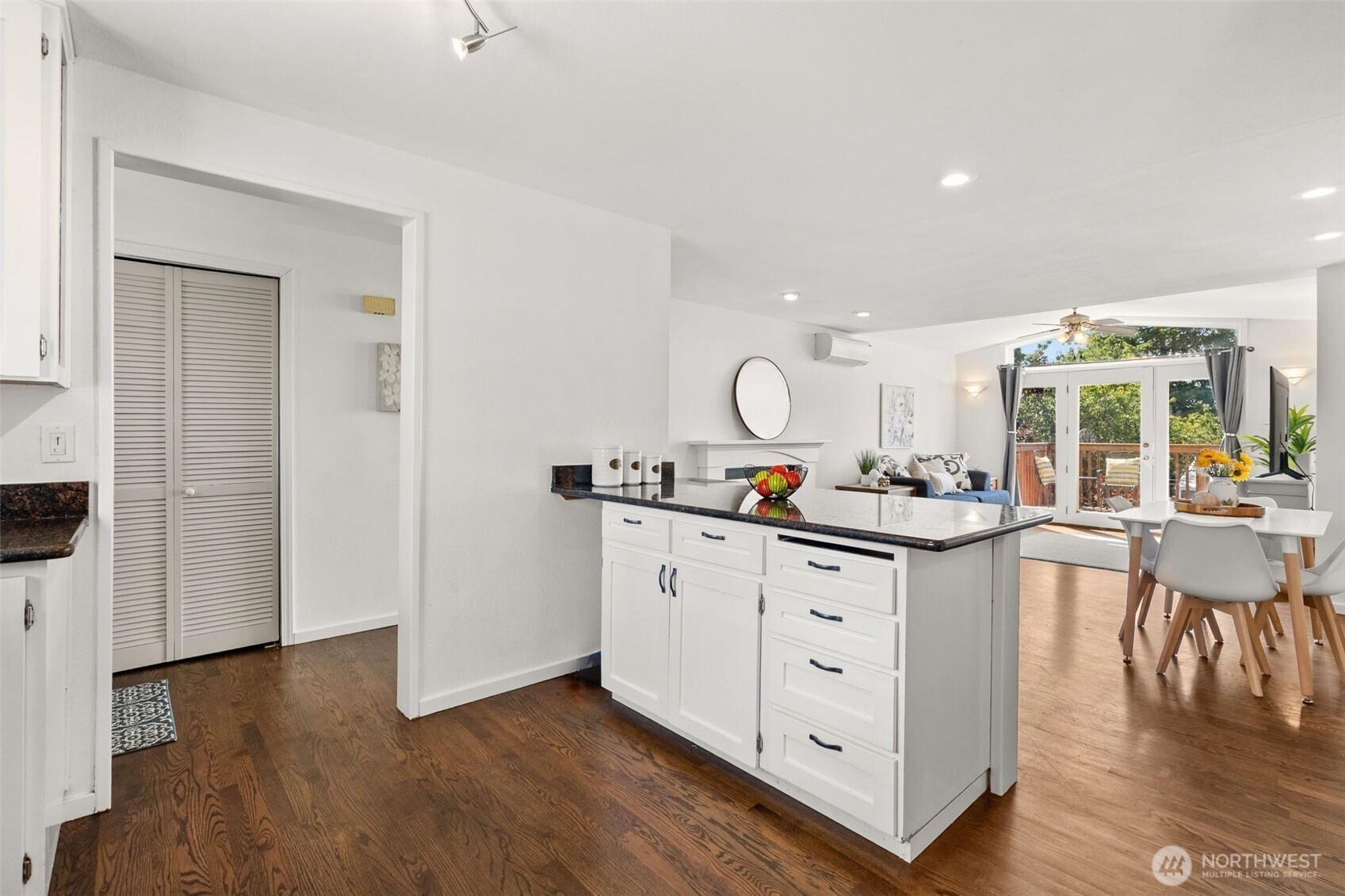 property viewer photo 12