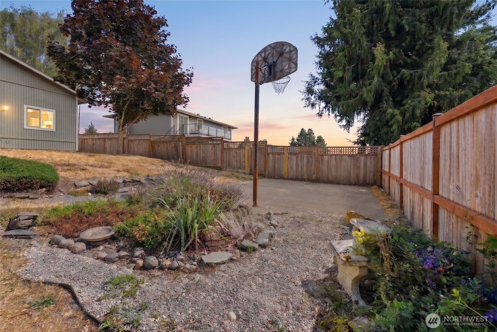 property viewer photo 18
