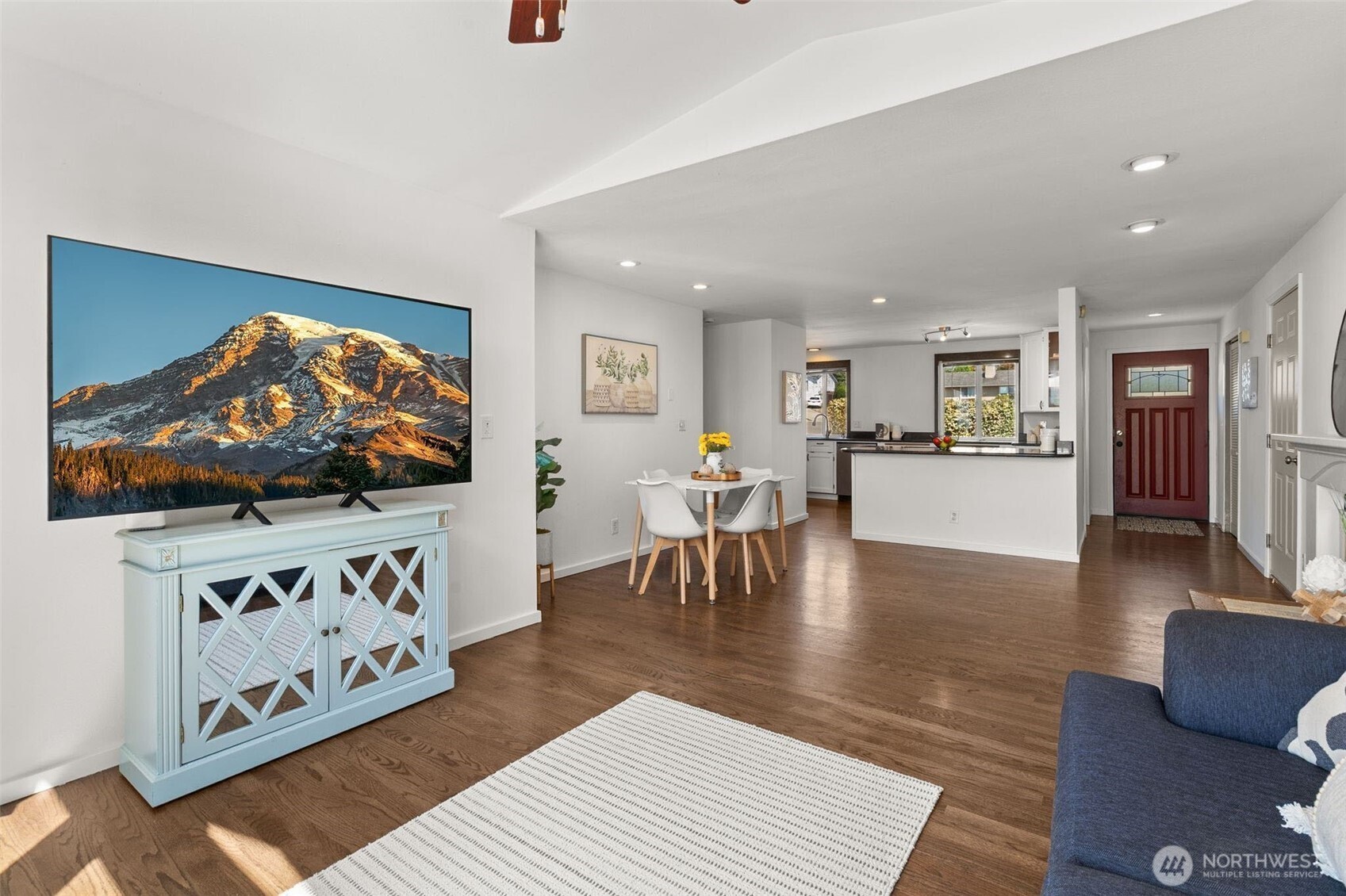 property viewer photo 7