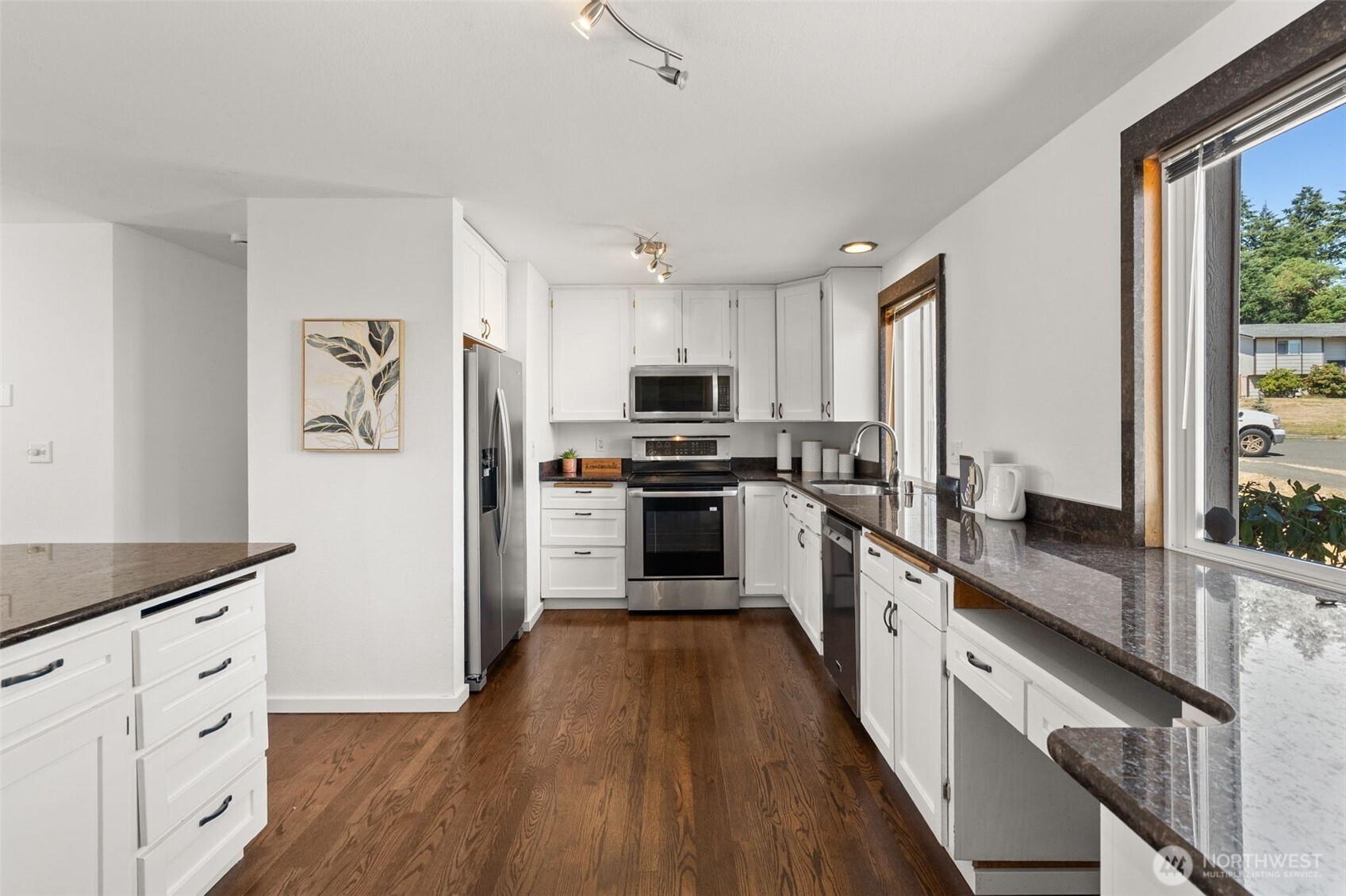 property viewer photo 9