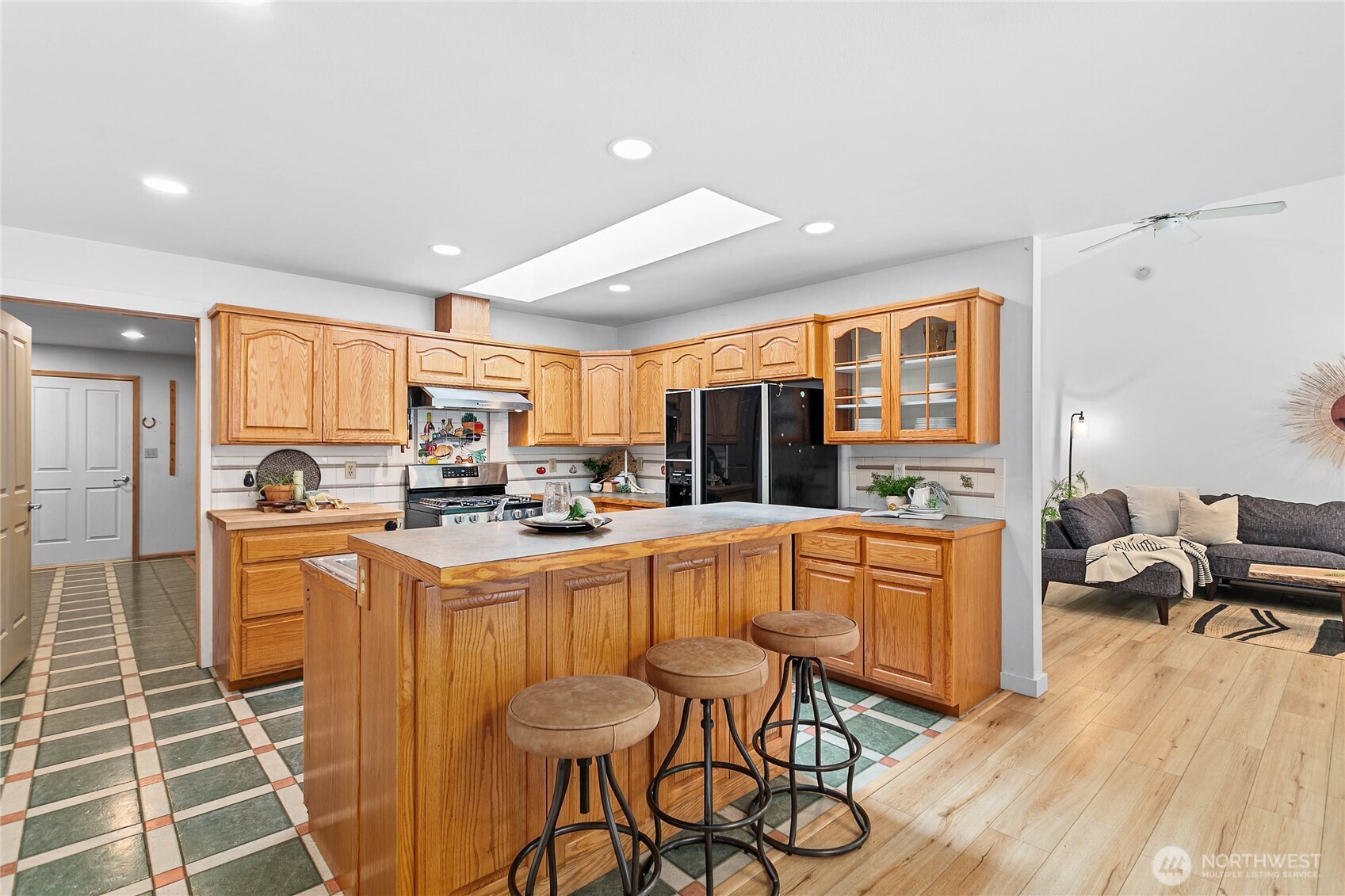 main property photo 12