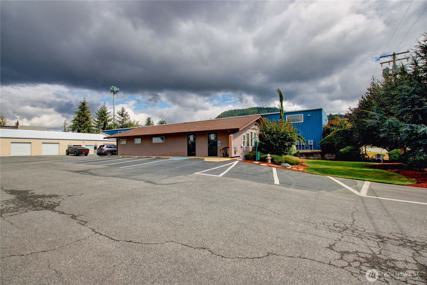 main property photo 29