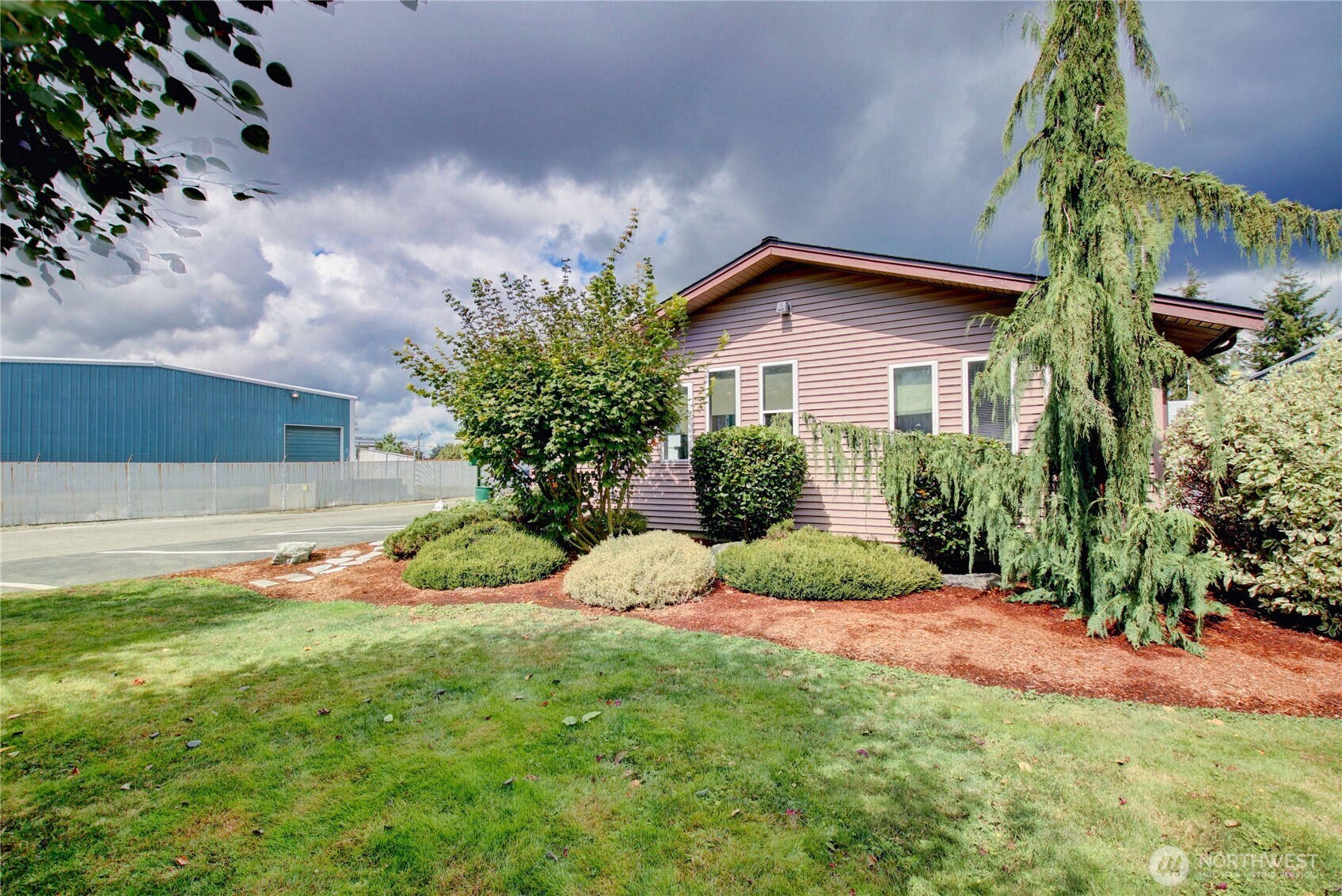 main property photo 37