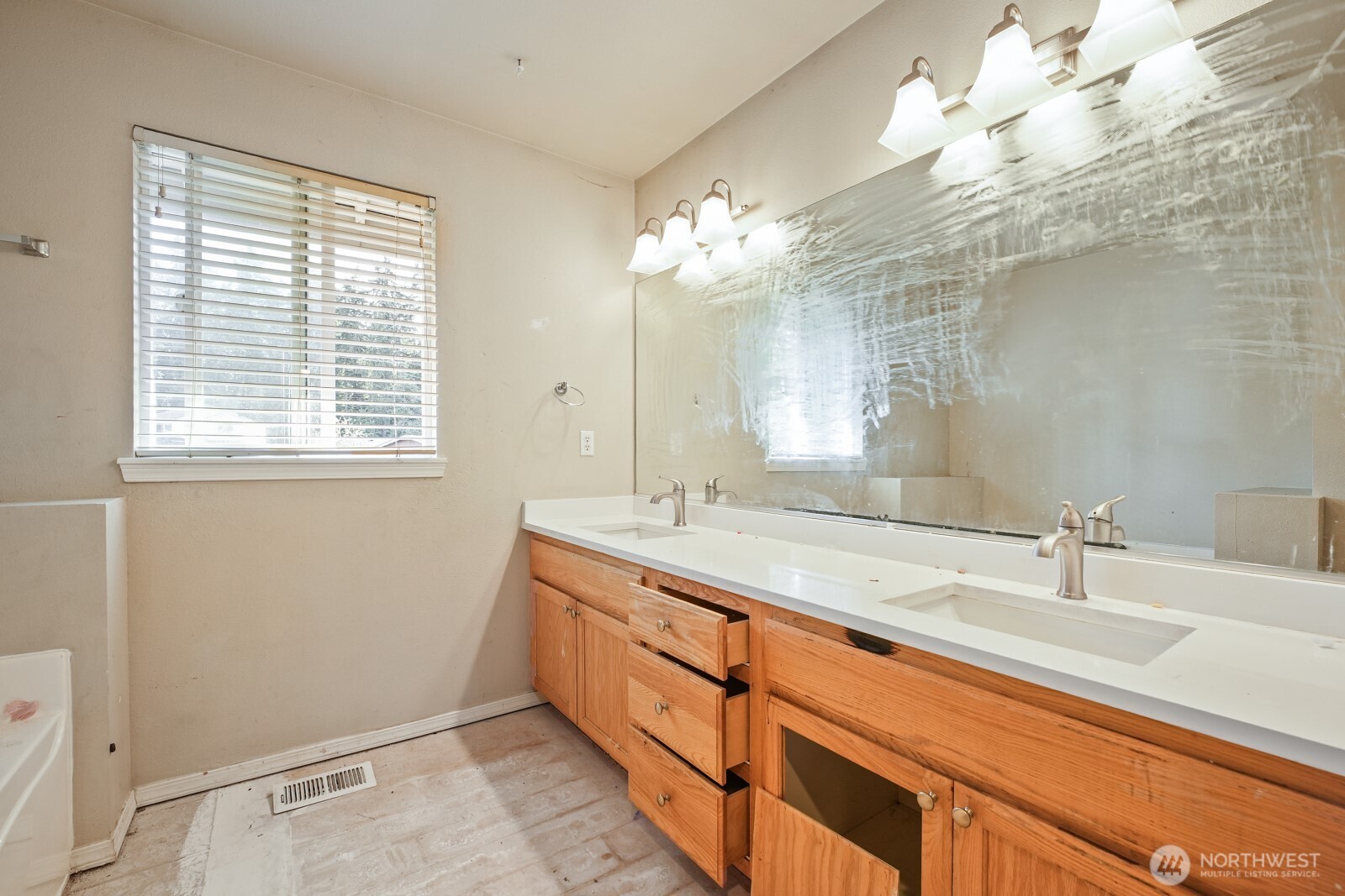 property viewer photo 13