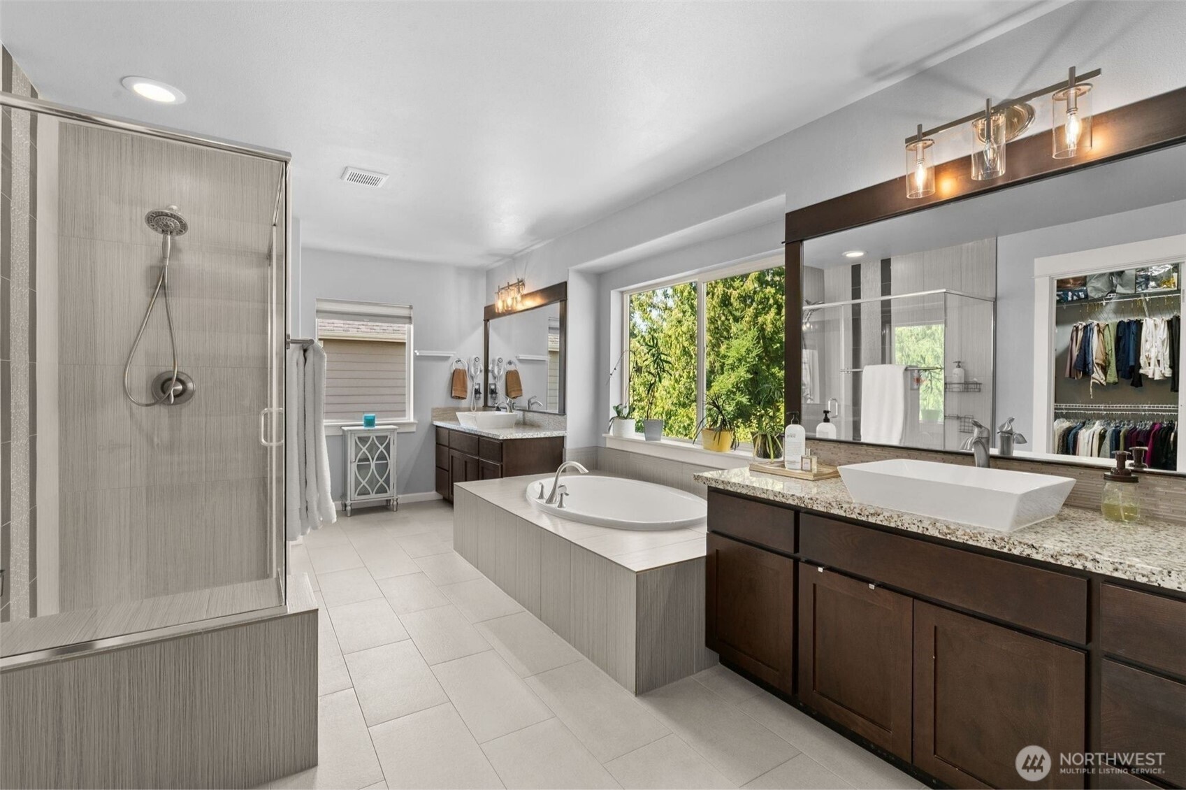 property viewer photo 16