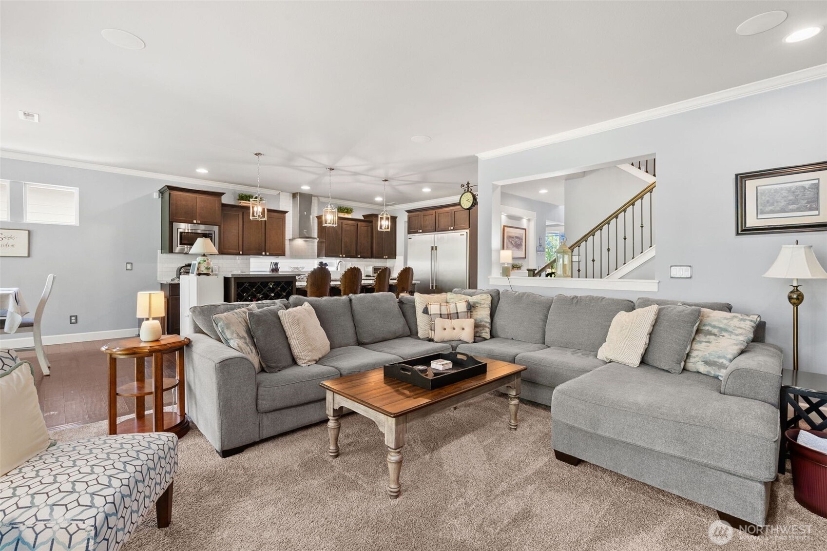property viewer photo 3