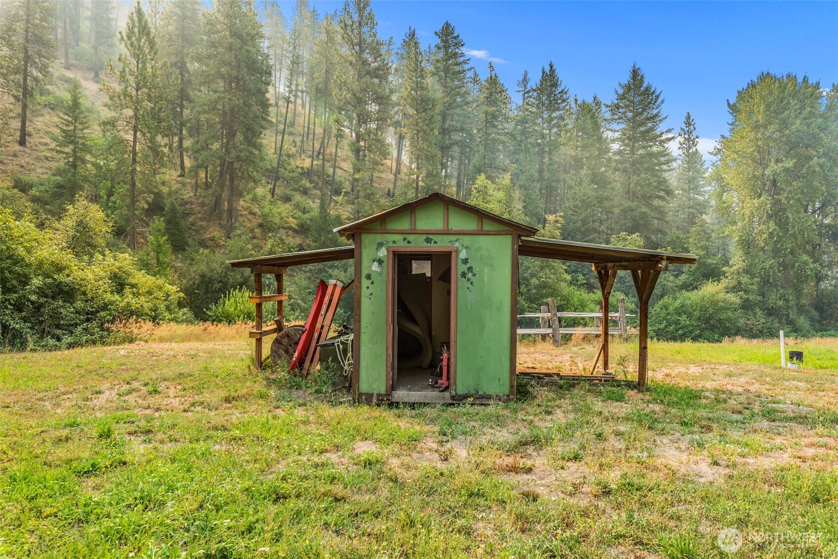 main property photo 11