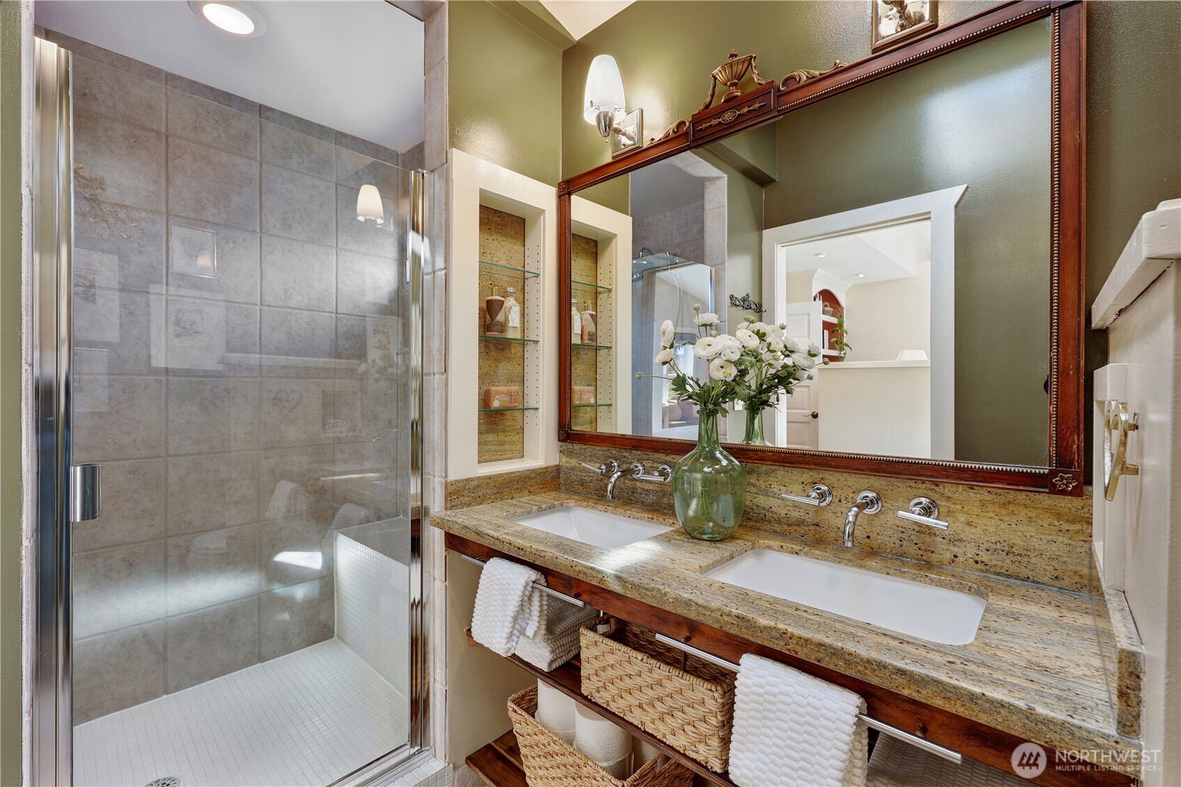 property viewer photo 24