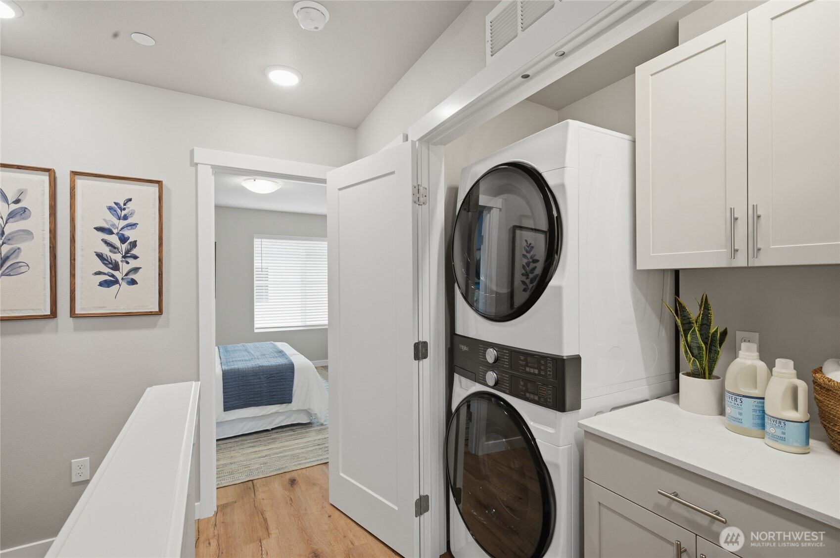 property viewer photo 16