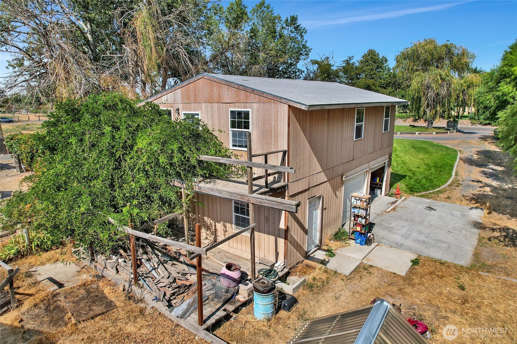 main property photo 27