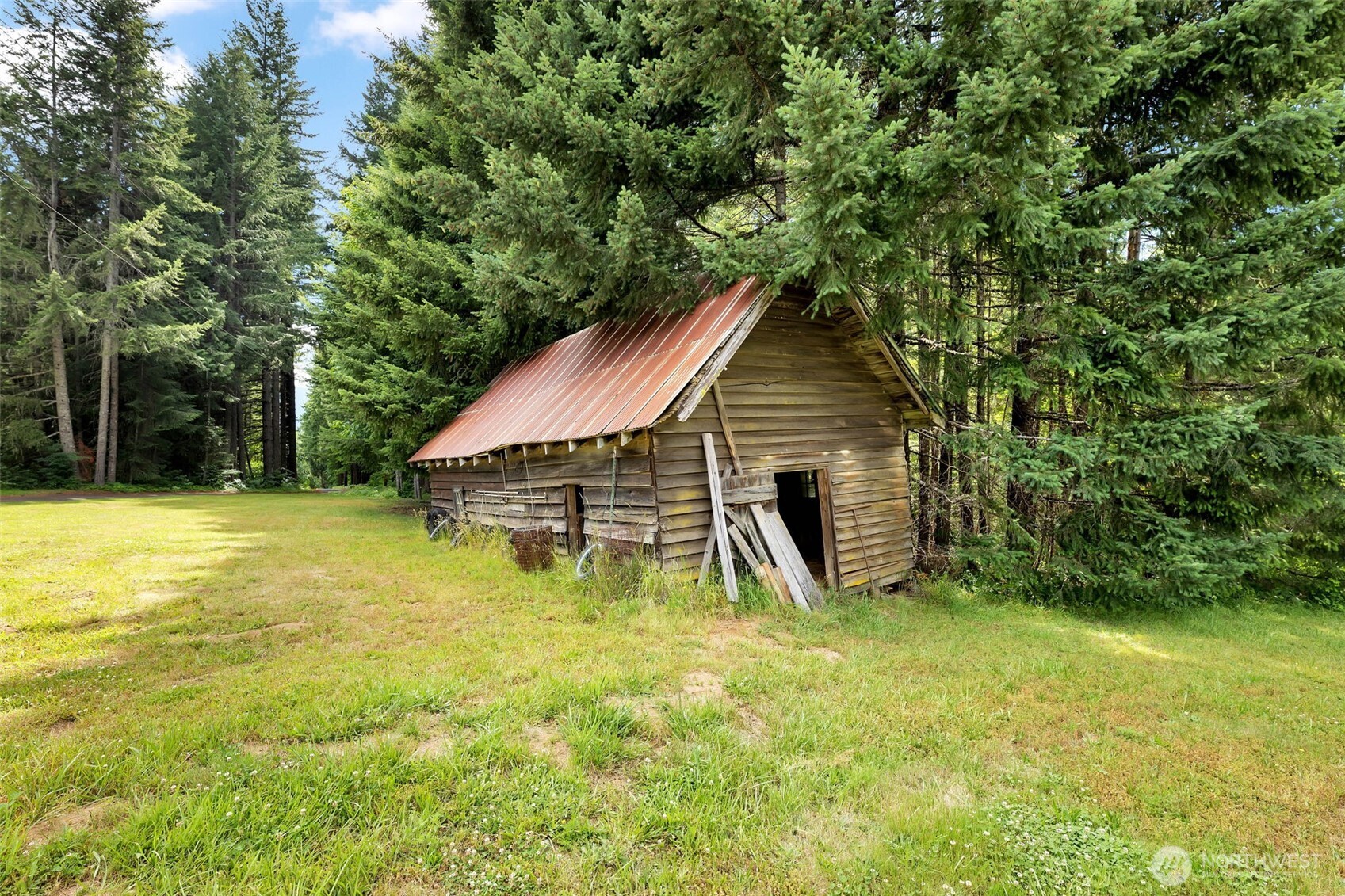 main property photo 13
