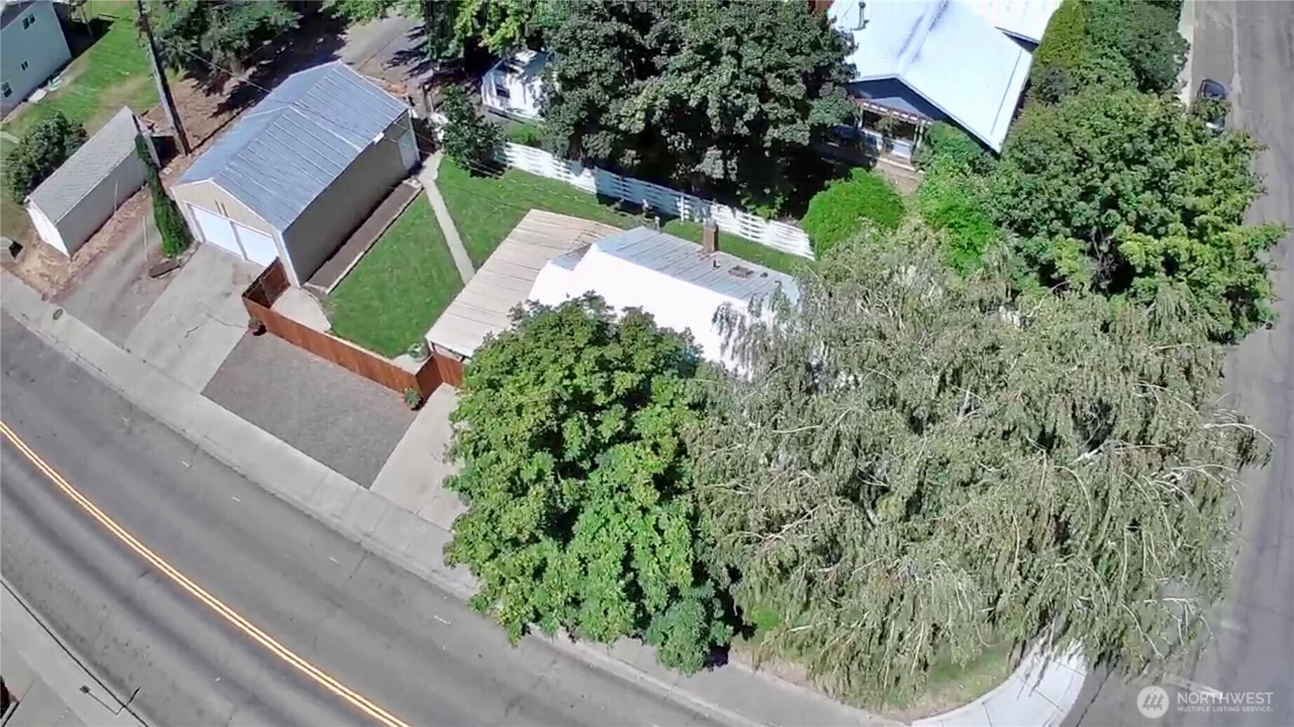 main property photo 34