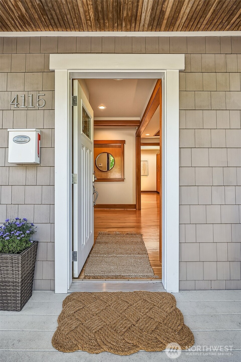 property viewer photo 1