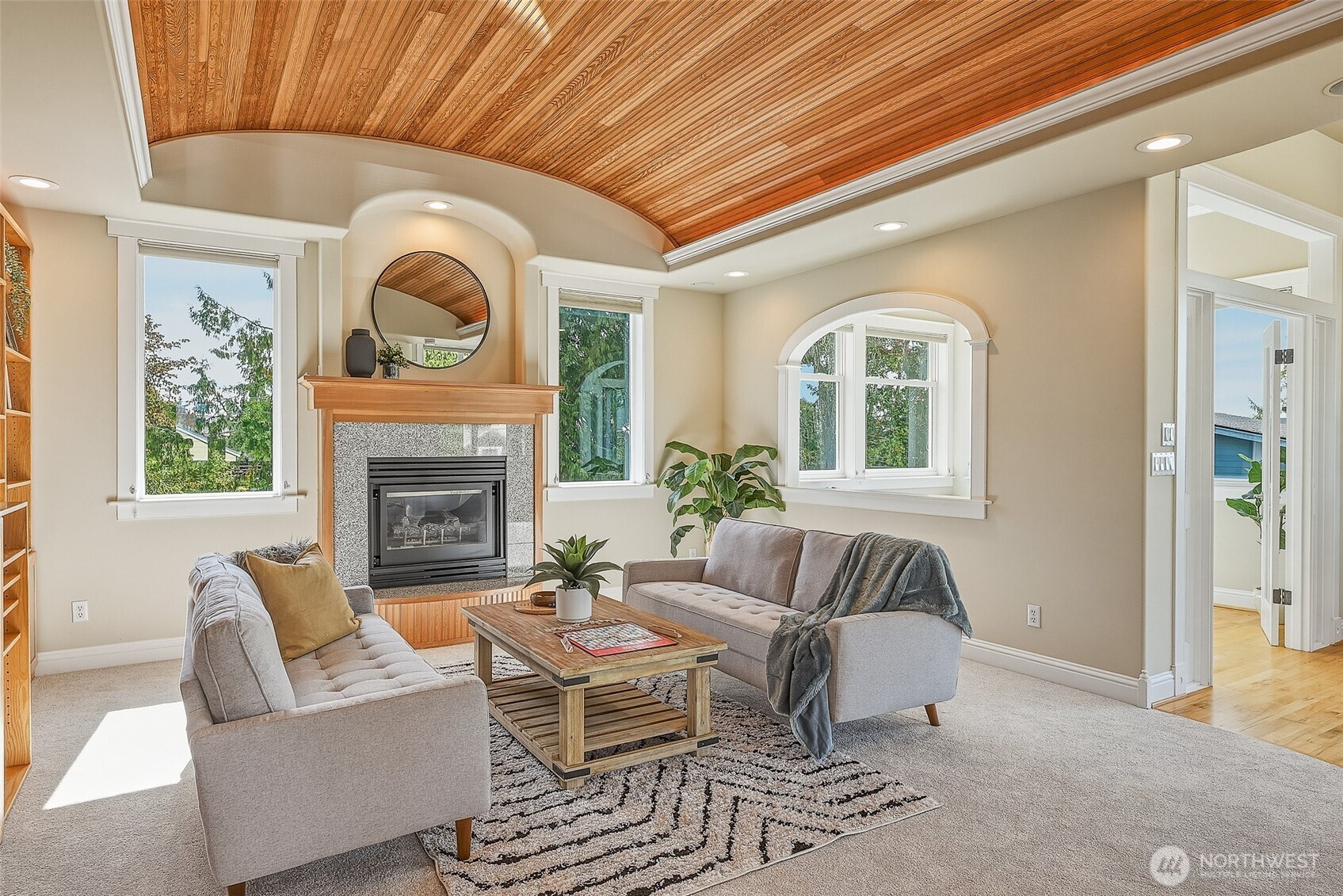 property viewer photo 23