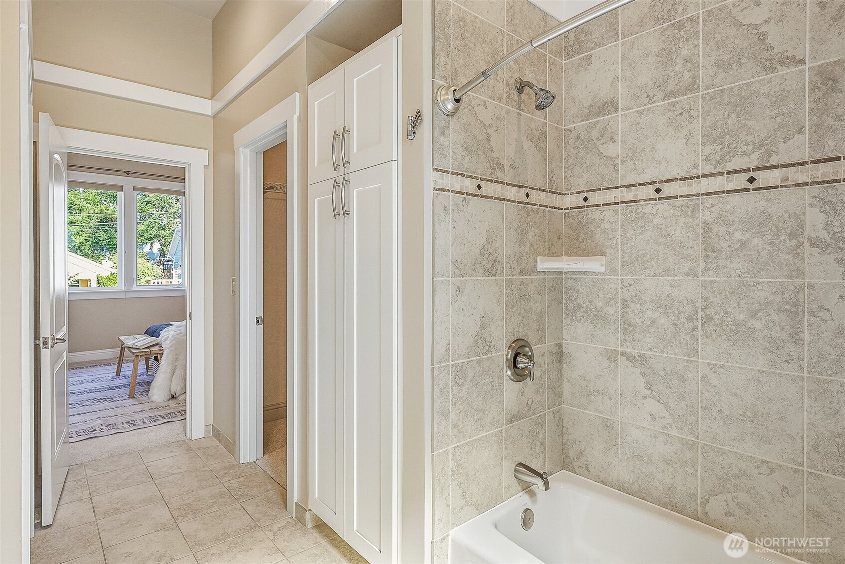 property viewer photo 28