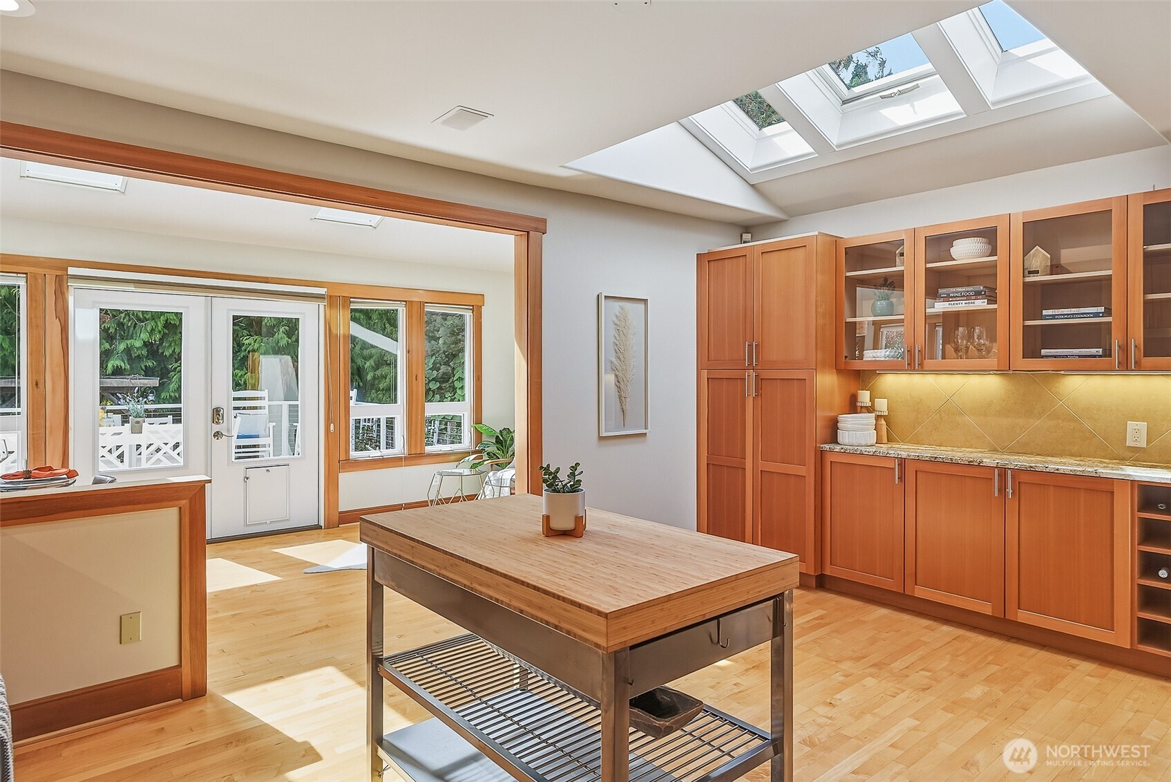 property viewer photo 6