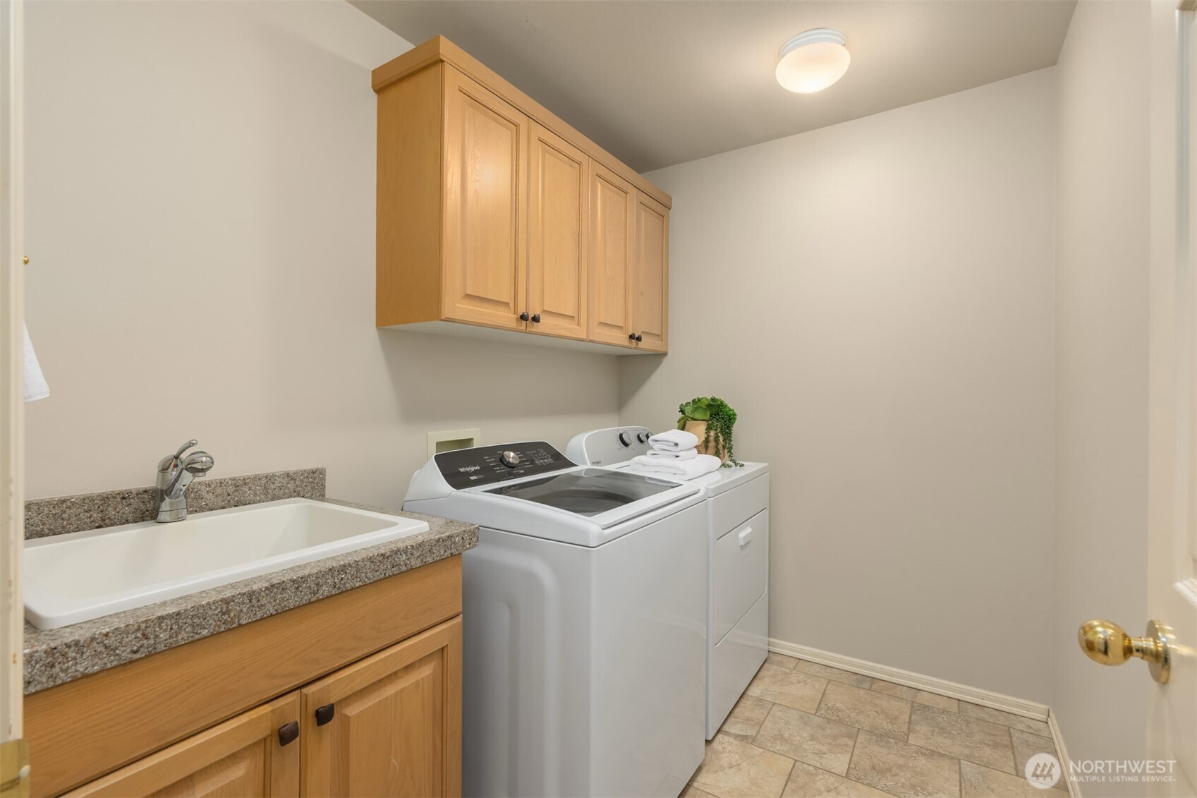 property viewer photo 17