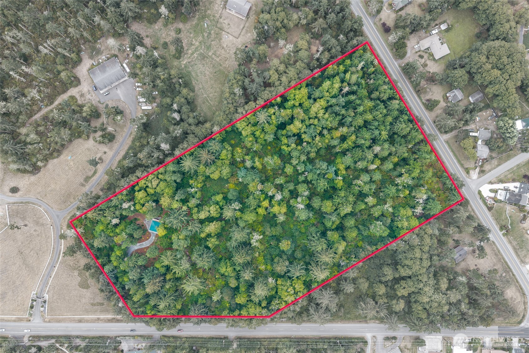 main property photo 33