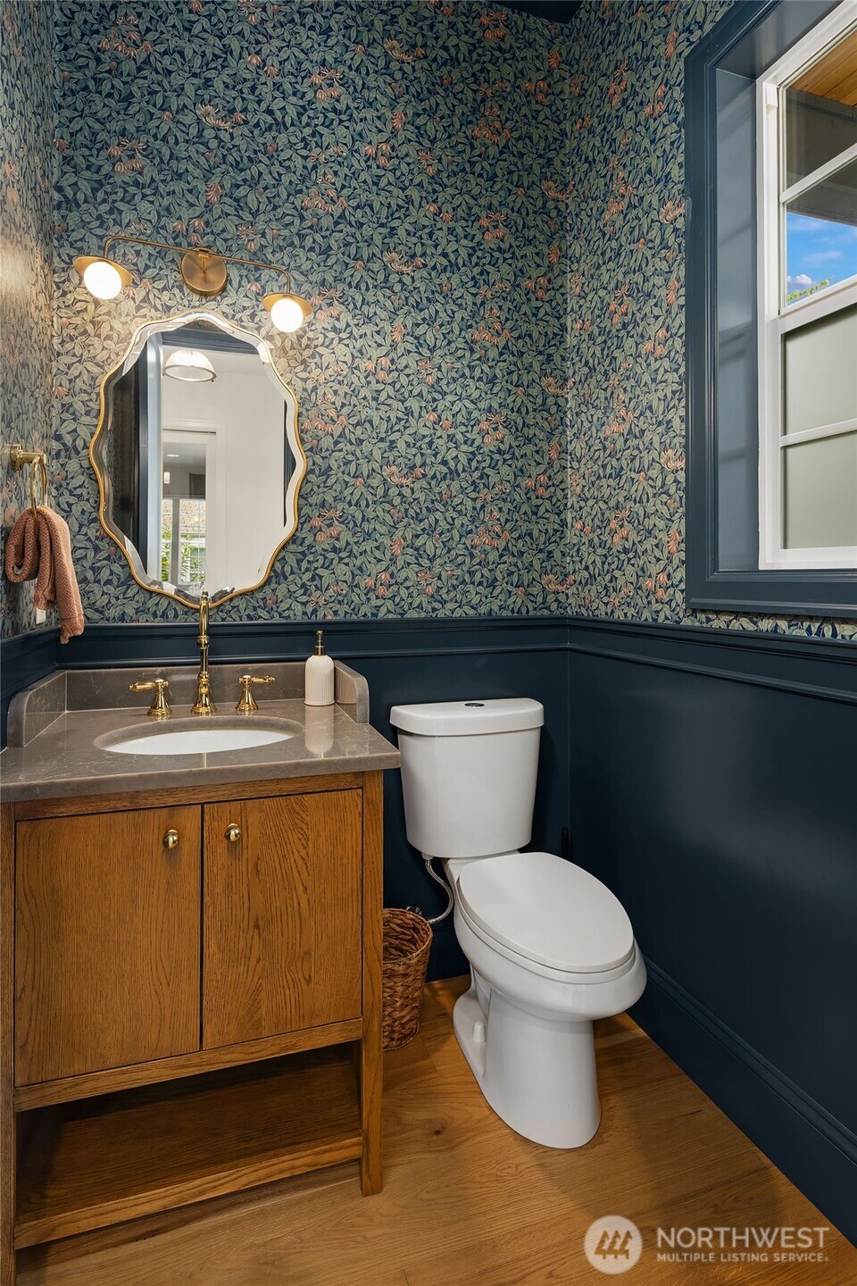 property viewer photo 15