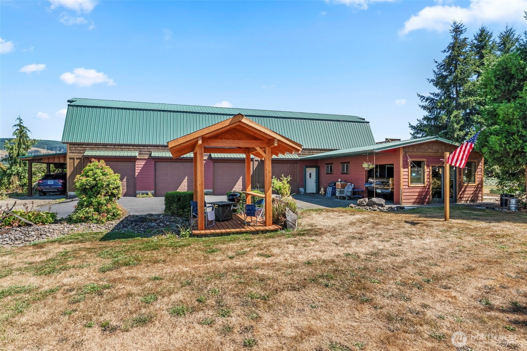 main property photo 13